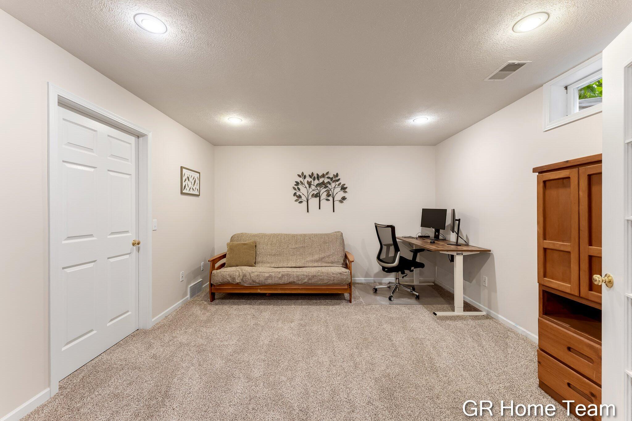 7436 Las Palmas Drive NE Rockford MI 49341