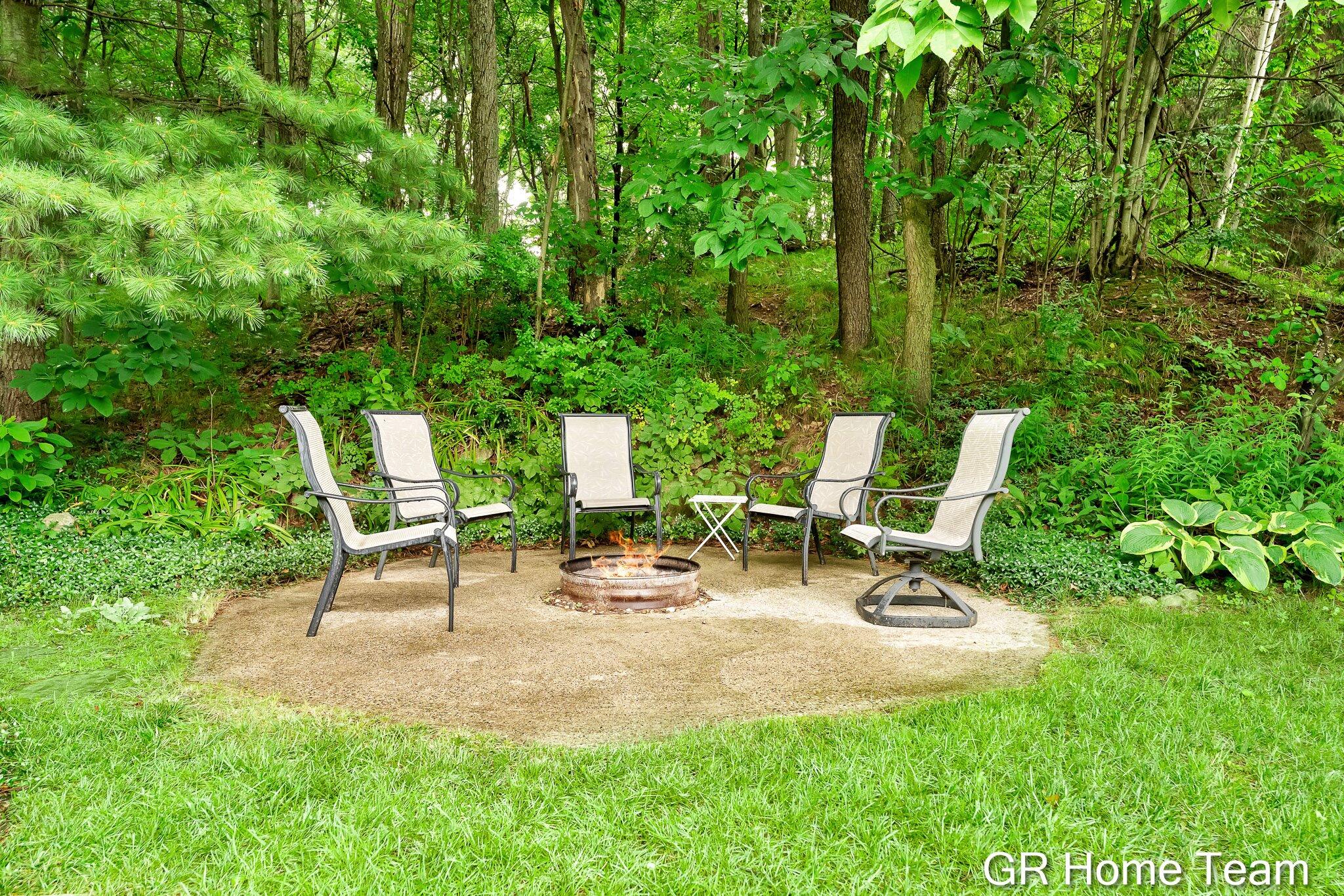 7436 Las Palmas Drive NE Rockford MI 49341