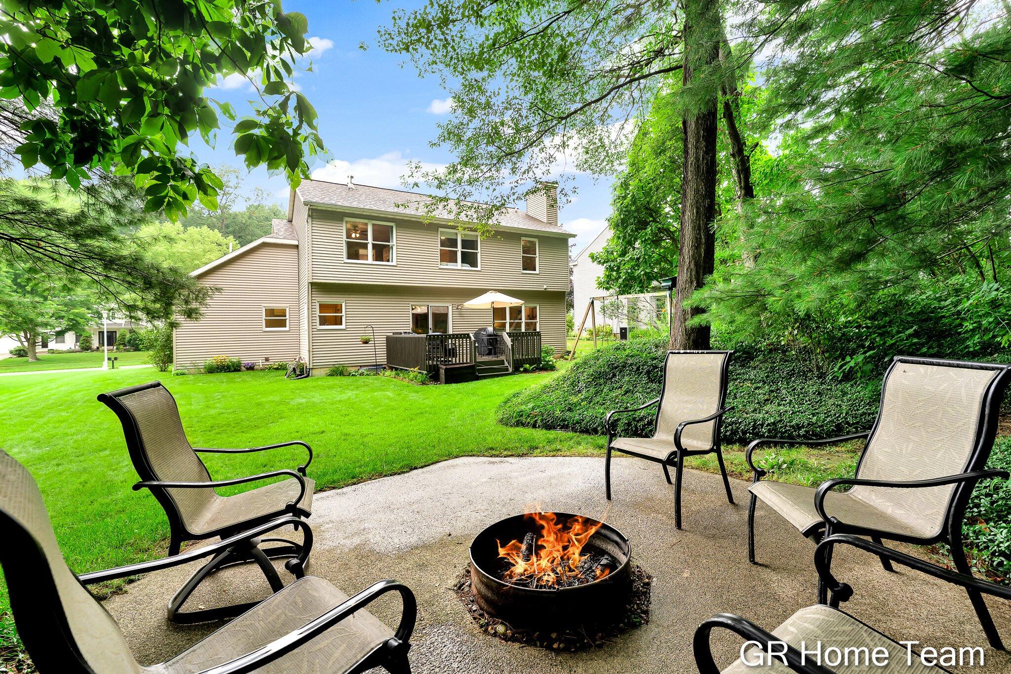 7436 Las Palmas Drive NE Rockford MI 49341