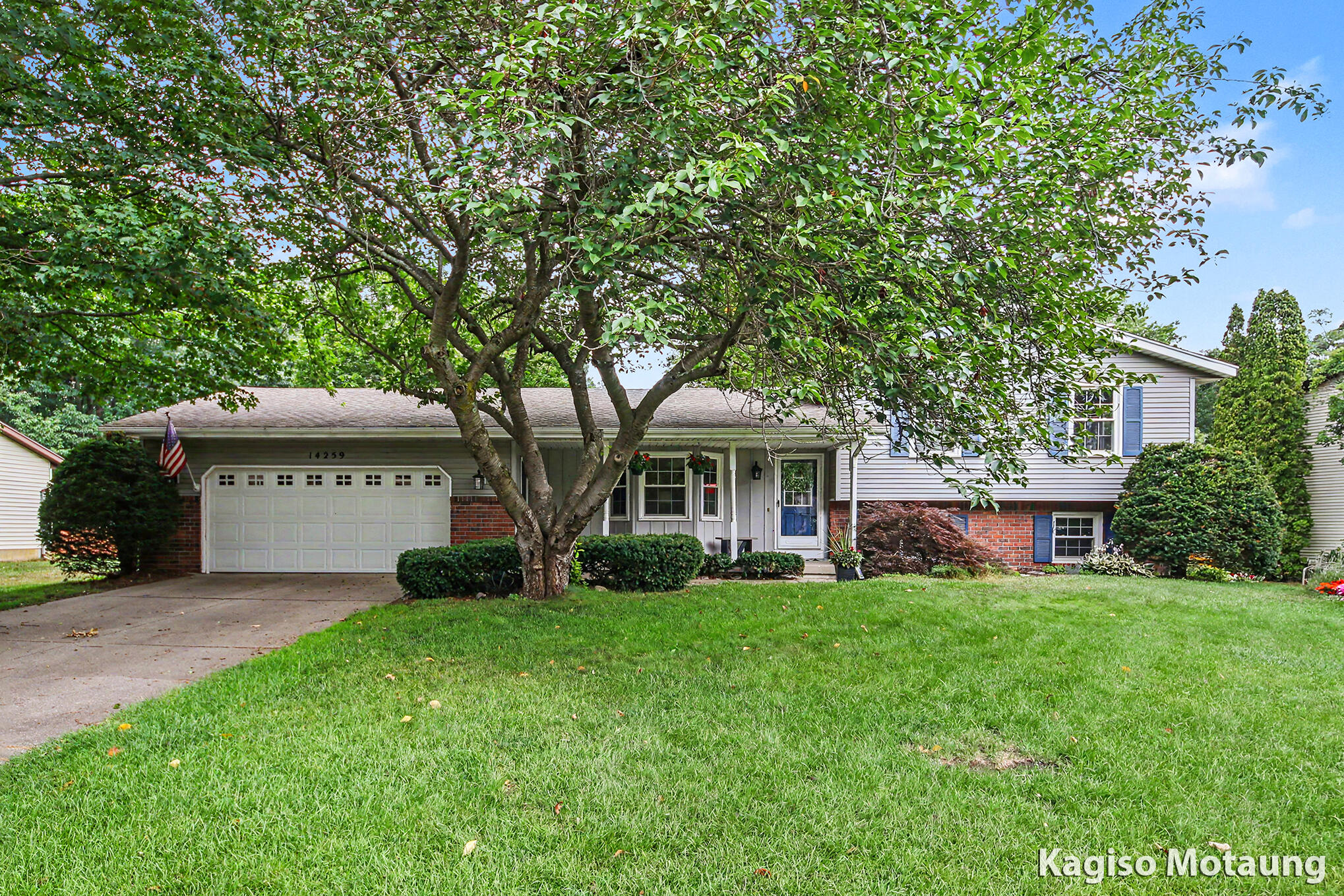 14259 Sunview Drive Holland MI 49424