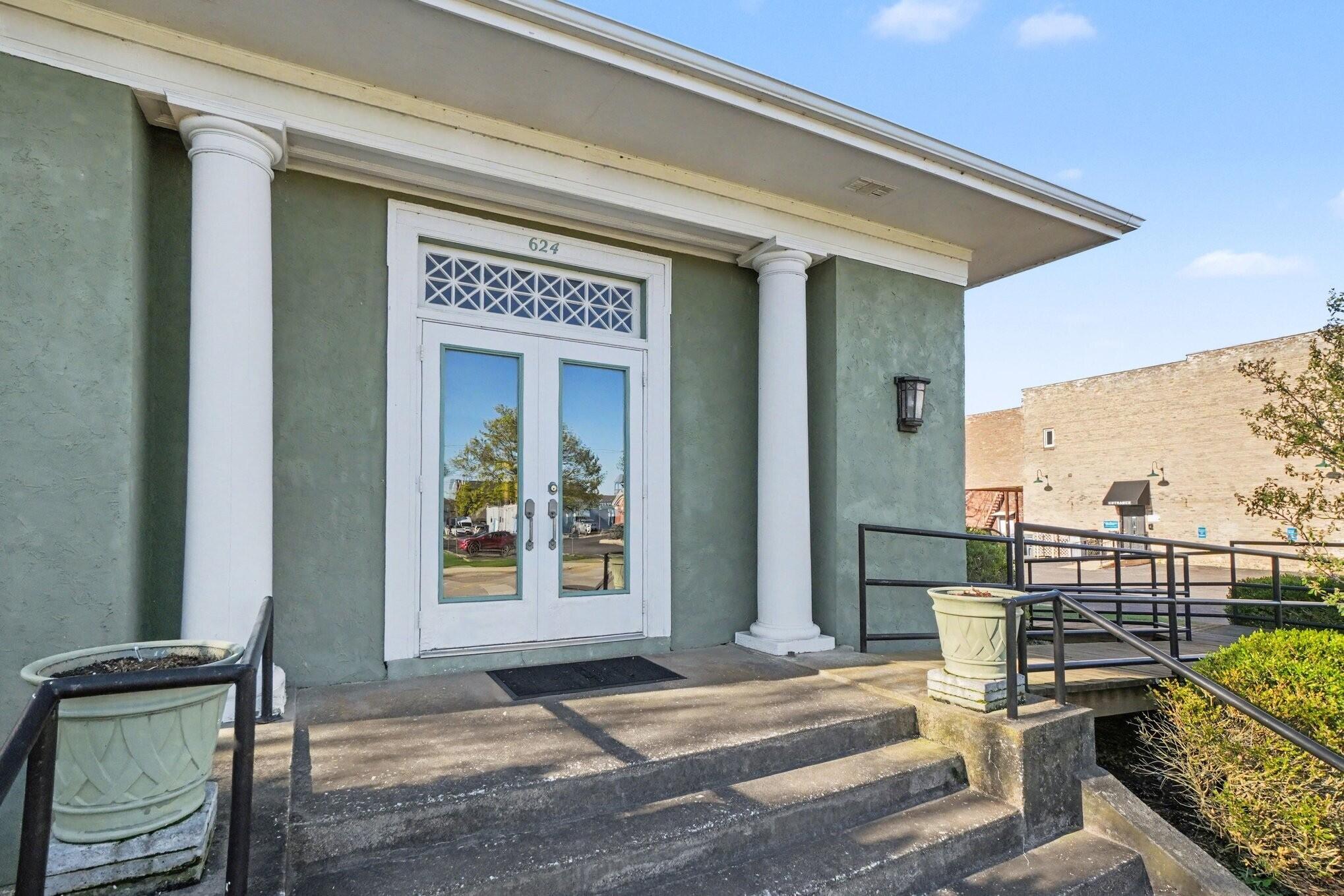 624 Phoenix Street South Haven MI 49090