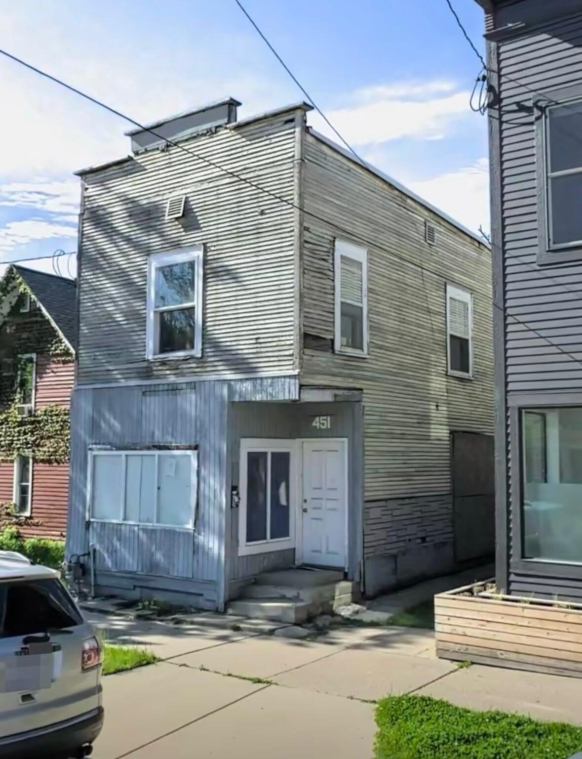 451 Carrier Street NE Grand Rapids MI 49505