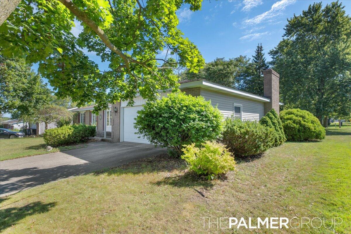 271 Brook Lane Avenue Holland MI 49423