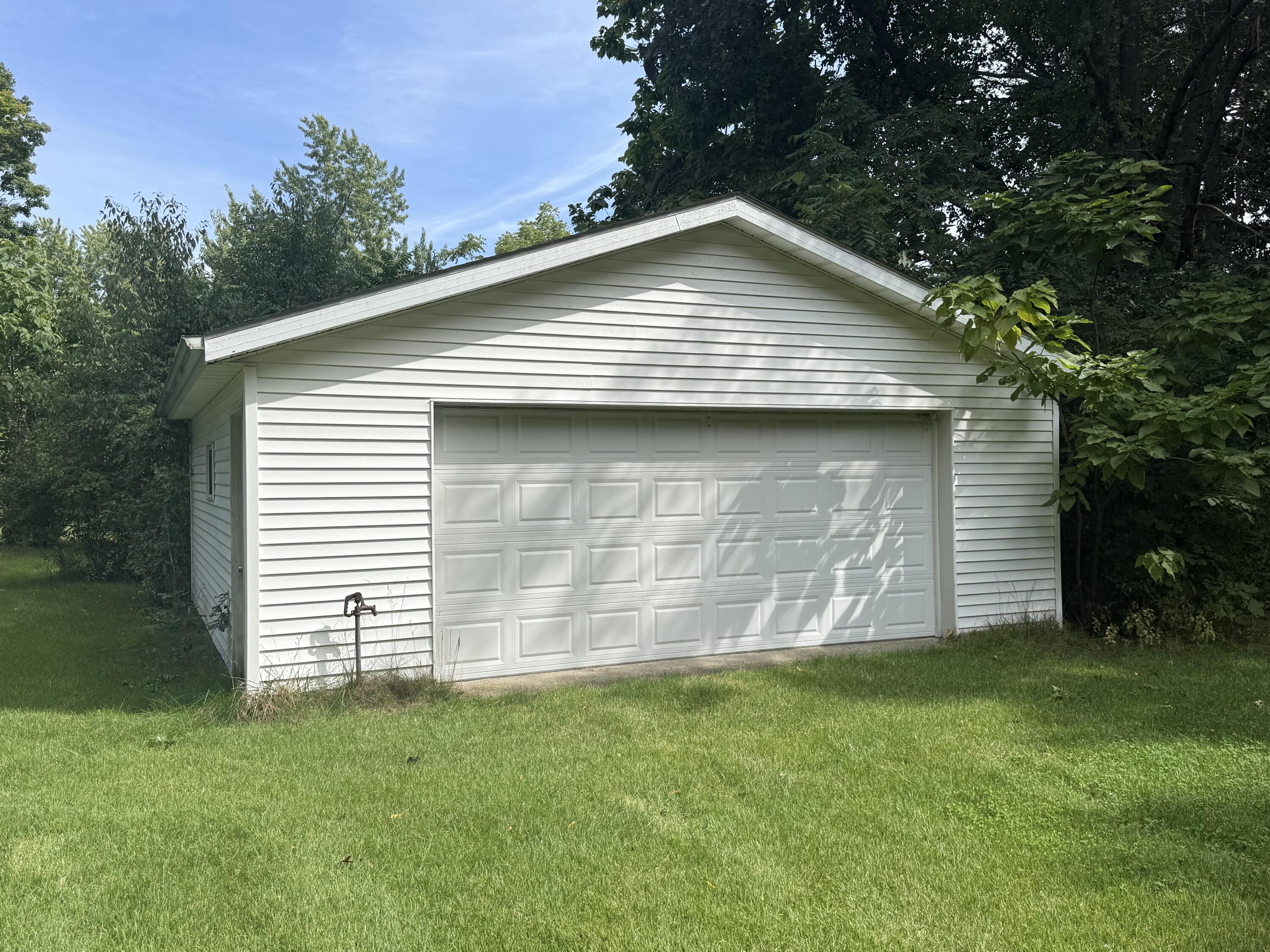 1892 Maple Lane Benton Harbor MI 49022