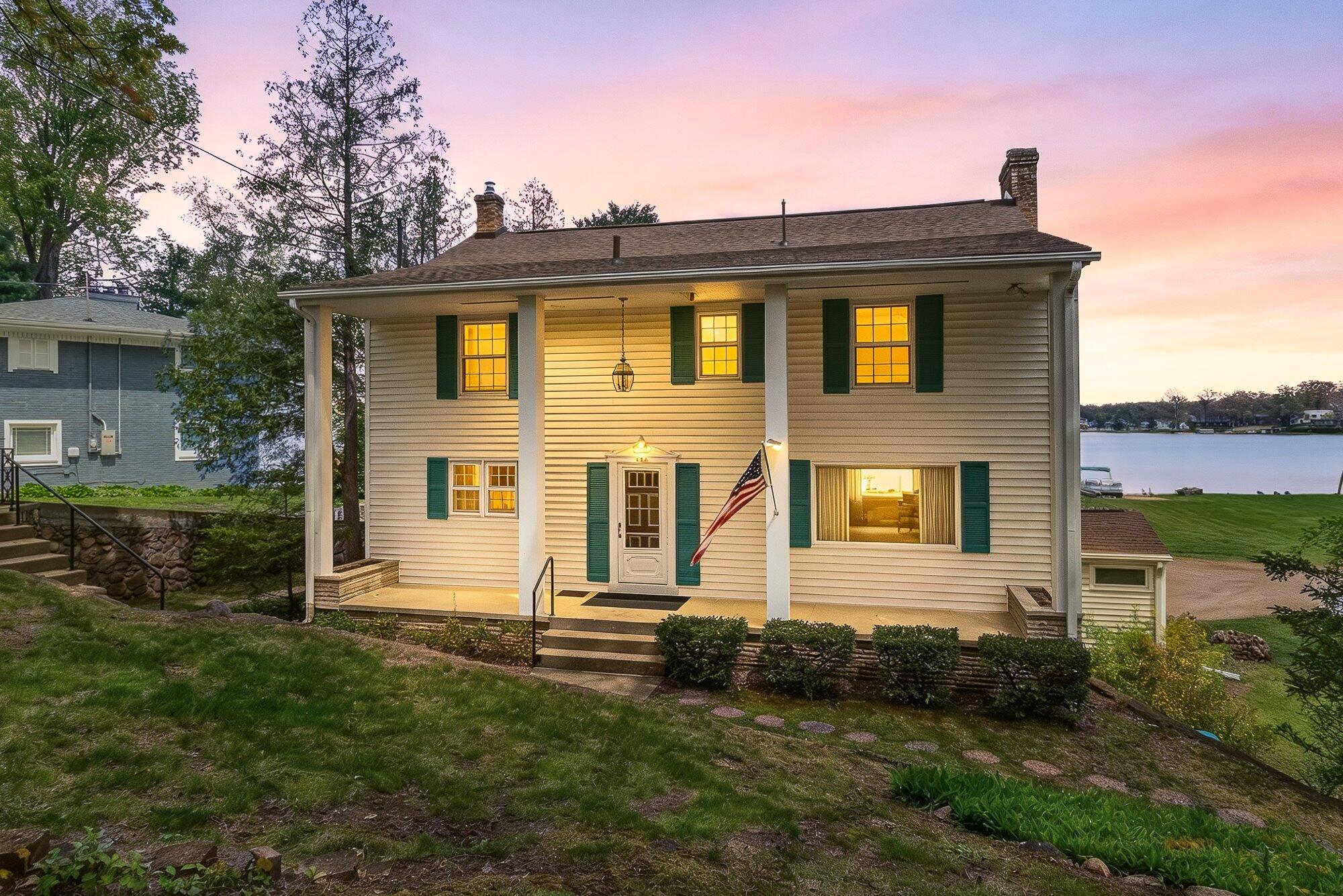 434 Crooked Lake Drive W Kalamazoo MI 49009