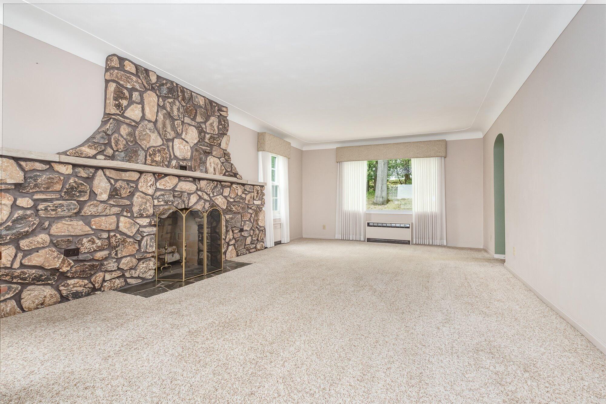 434 Crooked Lake Drive W Kalamazoo MI 49009