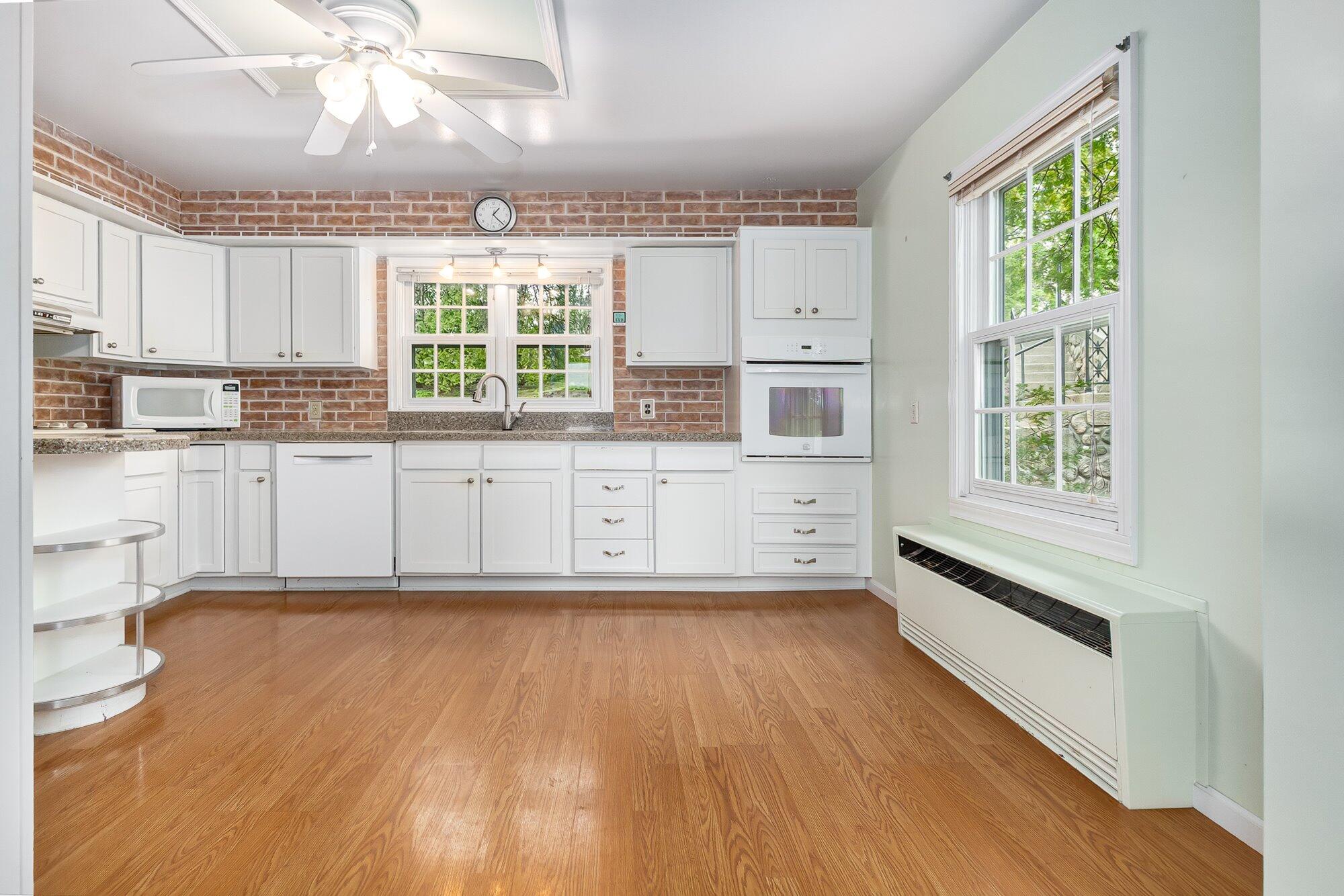 434 Crooked Lake Drive W Kalamazoo MI 49009