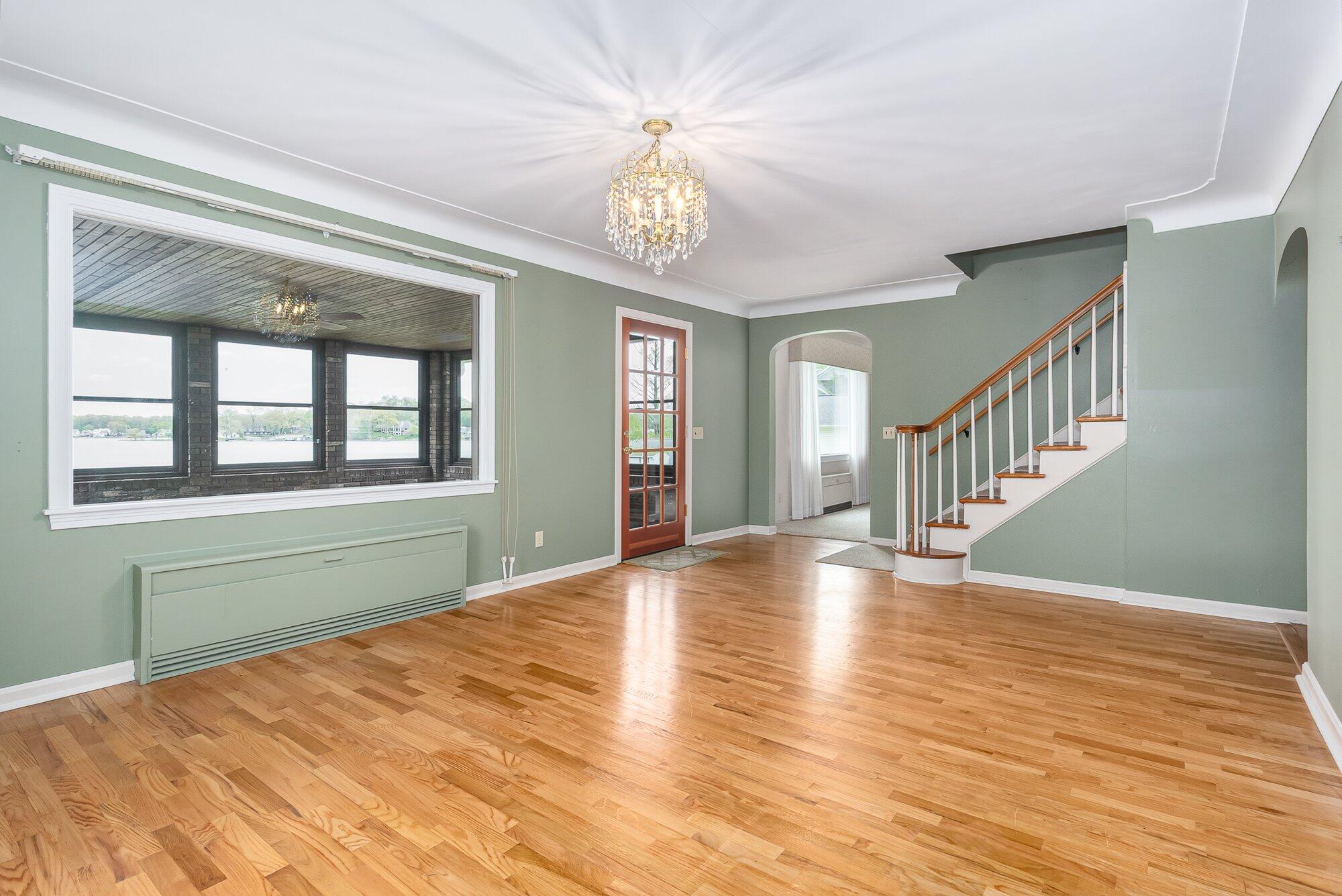 434 Crooked Lake Drive W Kalamazoo MI 49009