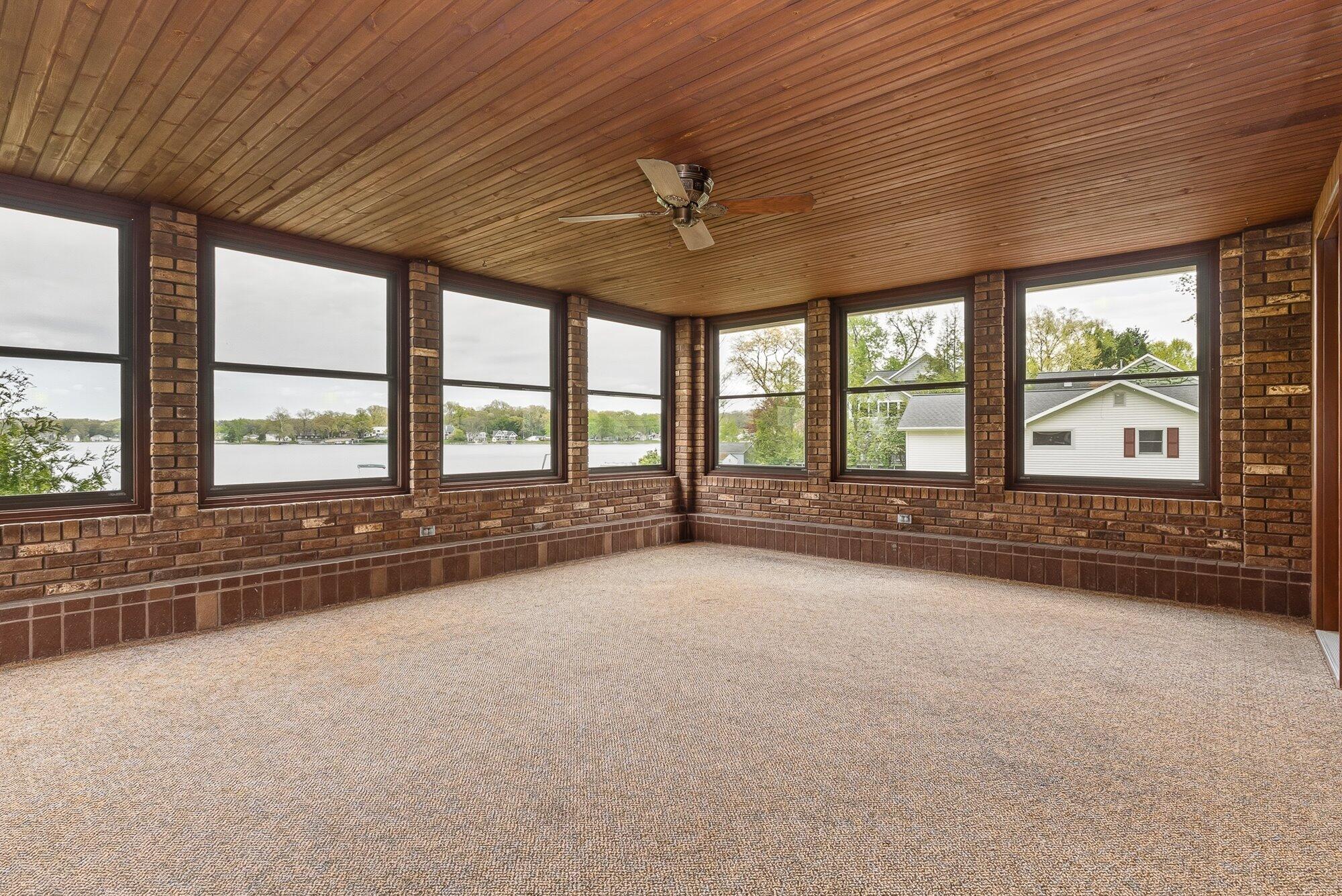 434 Crooked Lake Drive W Kalamazoo MI 49009