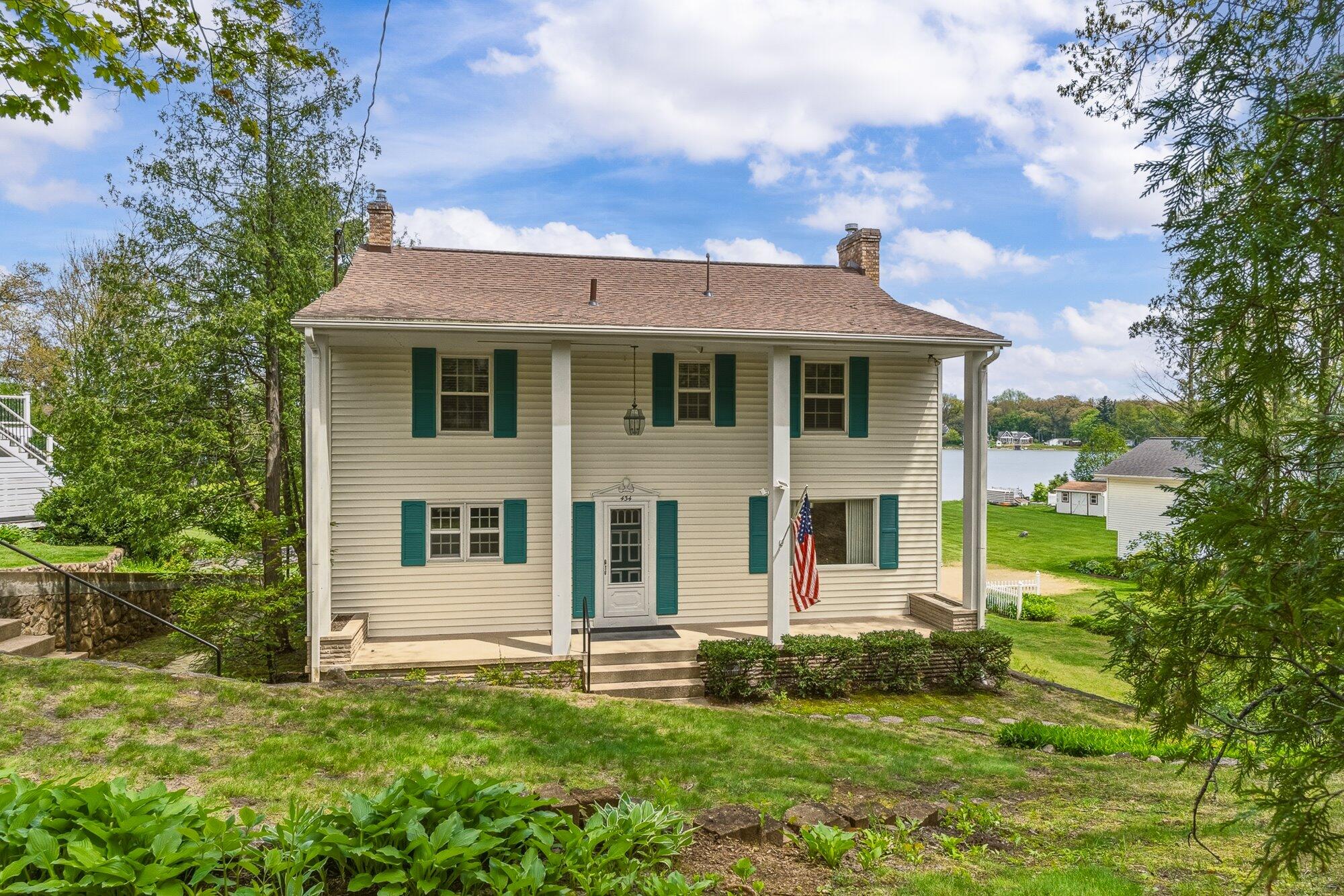 434 Crooked Lake Drive W Kalamazoo MI 49009