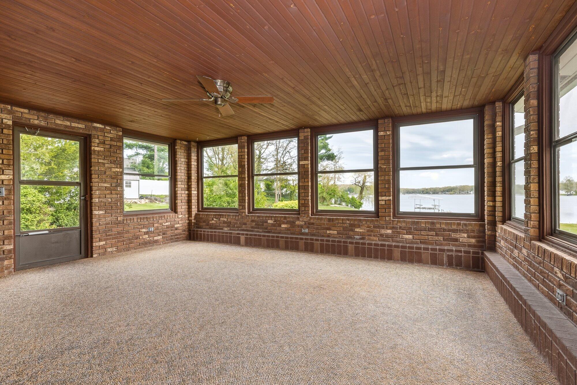 434 Crooked Lake Drive W Kalamazoo MI 49009