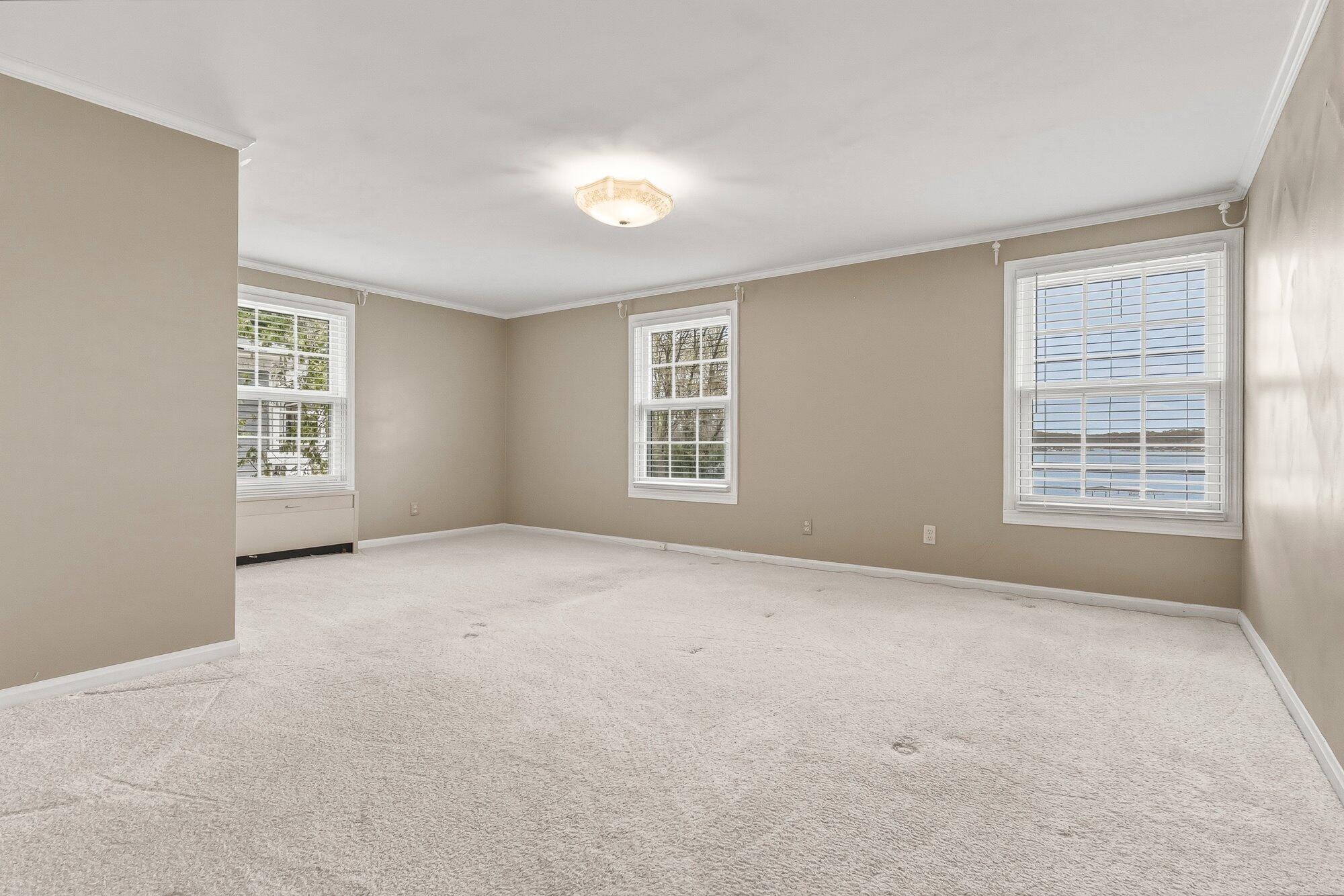 434 Crooked Lake Drive W Kalamazoo MI 49009
