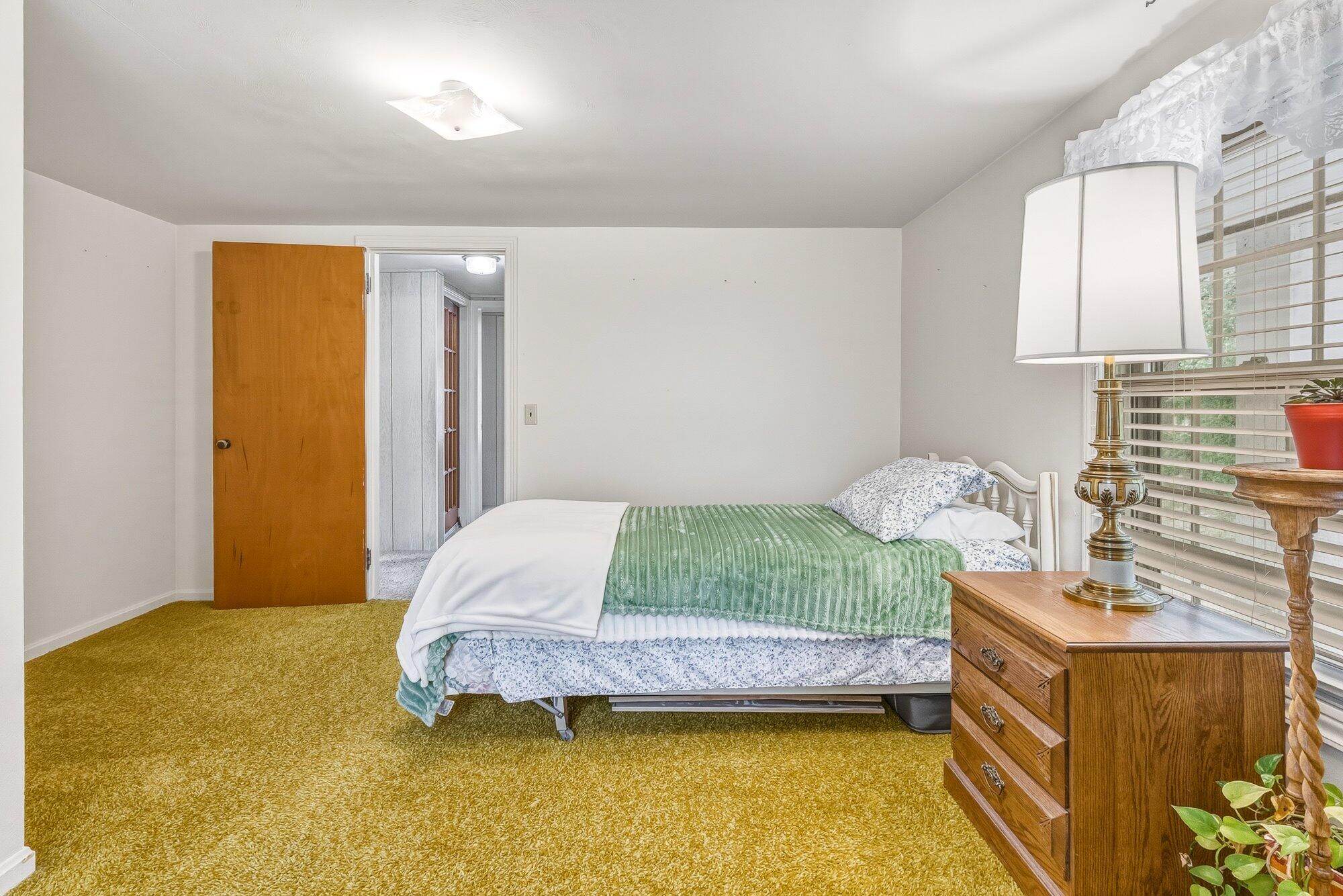 434 Crooked Lake Drive W Kalamazoo MI 49009