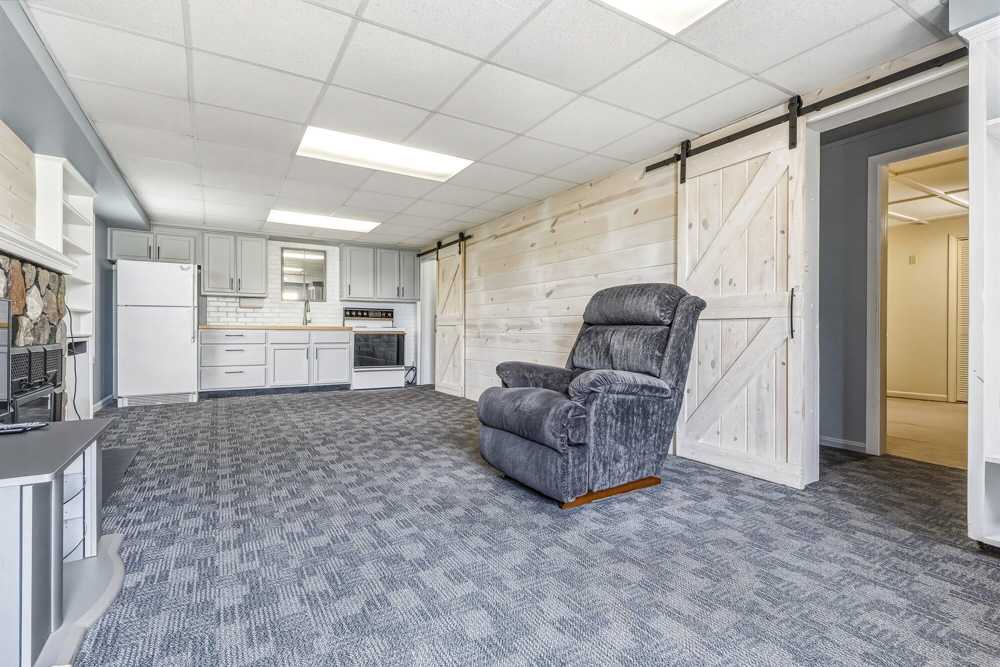 434 Crooked Lake Drive W Kalamazoo MI 49009