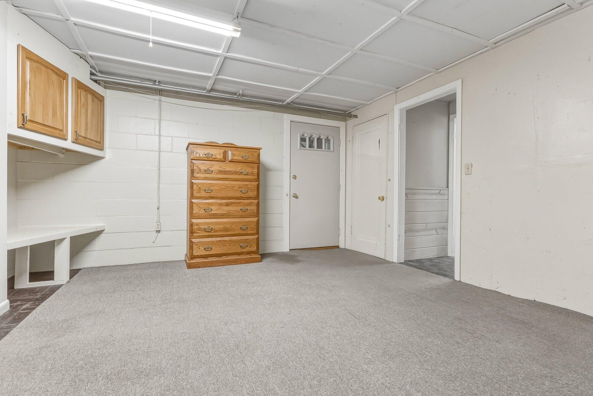 434 Crooked Lake Drive W Kalamazoo MI 49009