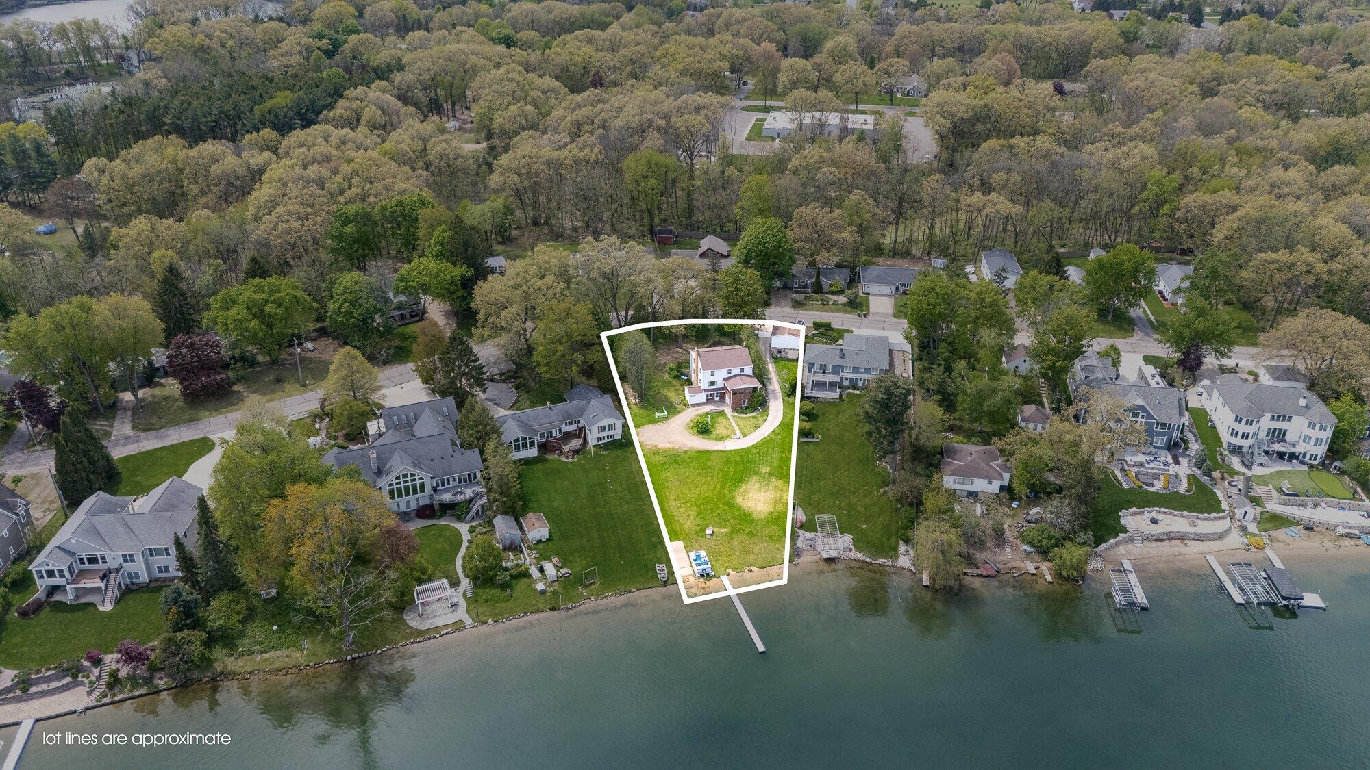 434 Crooked Lake Drive W Kalamazoo MI 49009