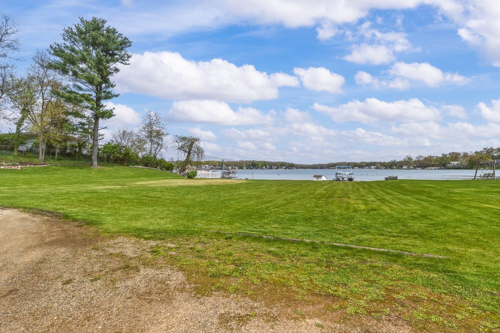434 Crooked Lake Drive W Kalamazoo MI 49009
