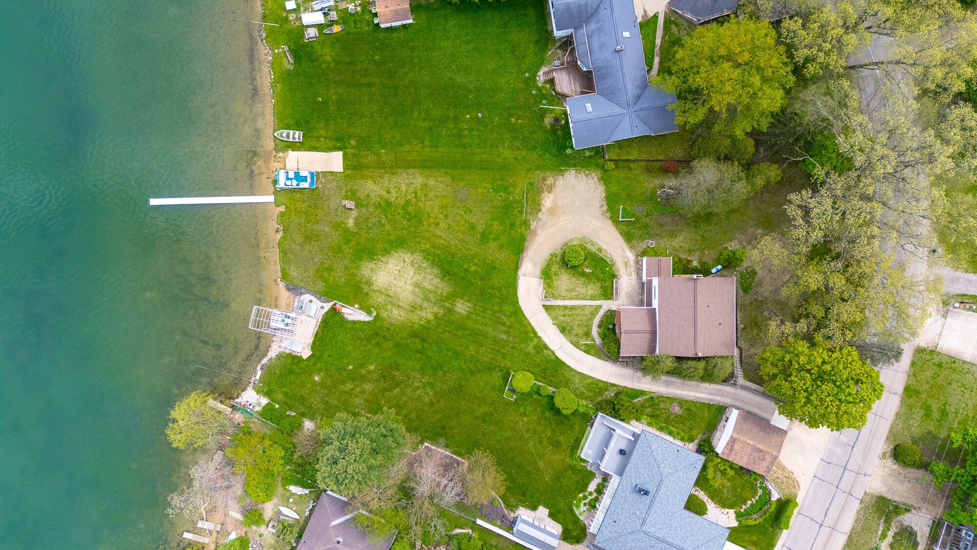 434 Crooked Lake Drive W Kalamazoo MI 49009