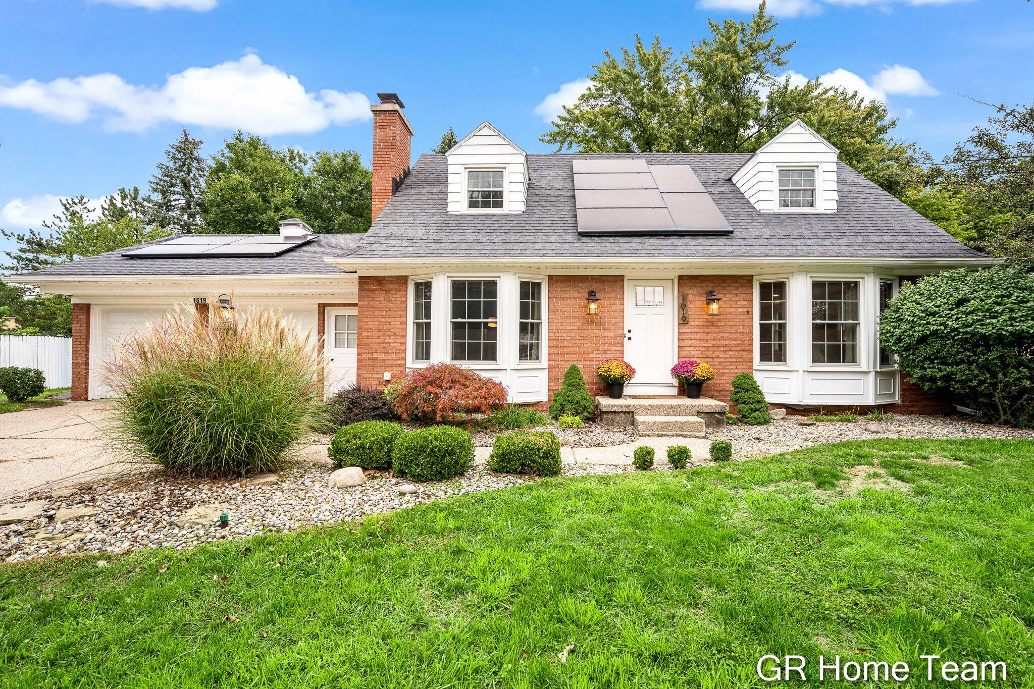 1619 Millbrook Street SE Grand Rapids MI 49508