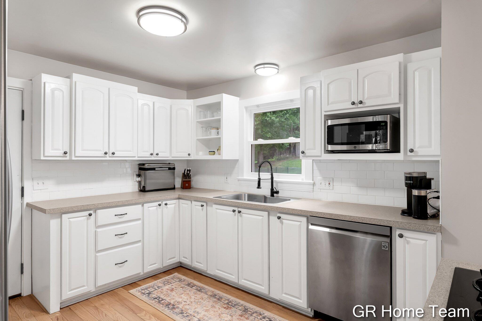 1619 Millbrook Street SE Grand Rapids MI 49508