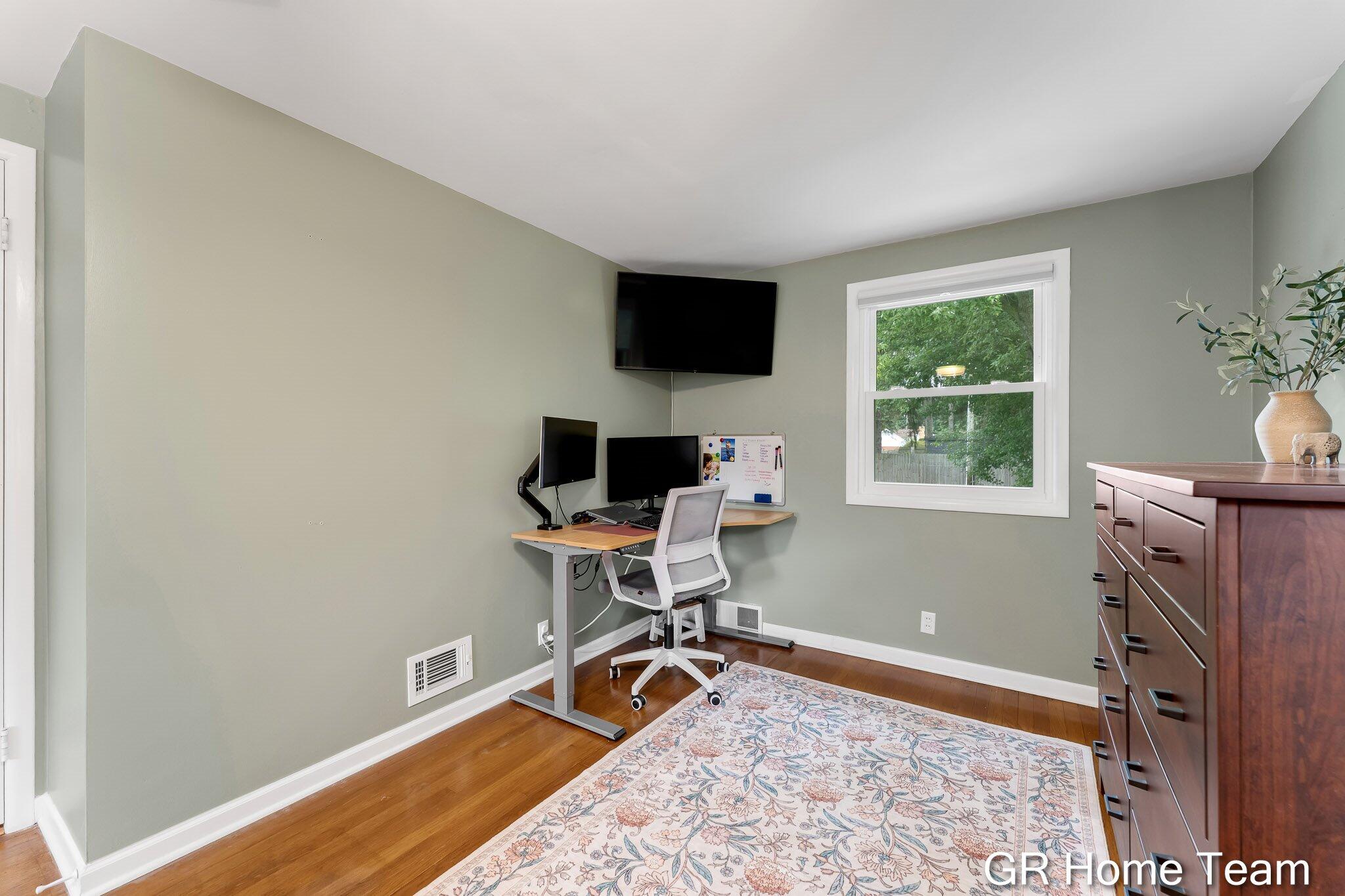1619 Millbrook Street SE Grand Rapids MI 49508