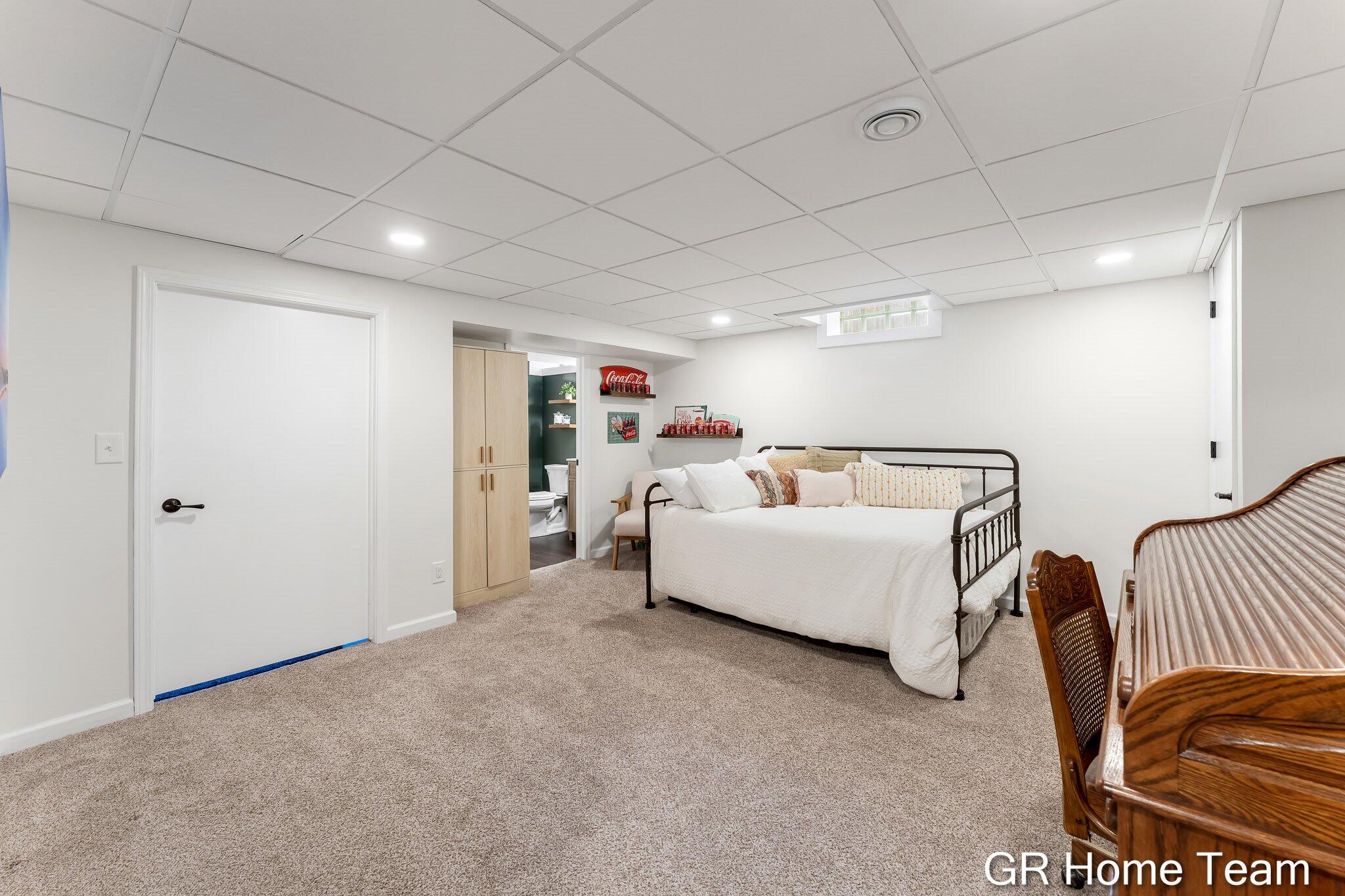 1619 Millbrook Street SE Grand Rapids MI 49508