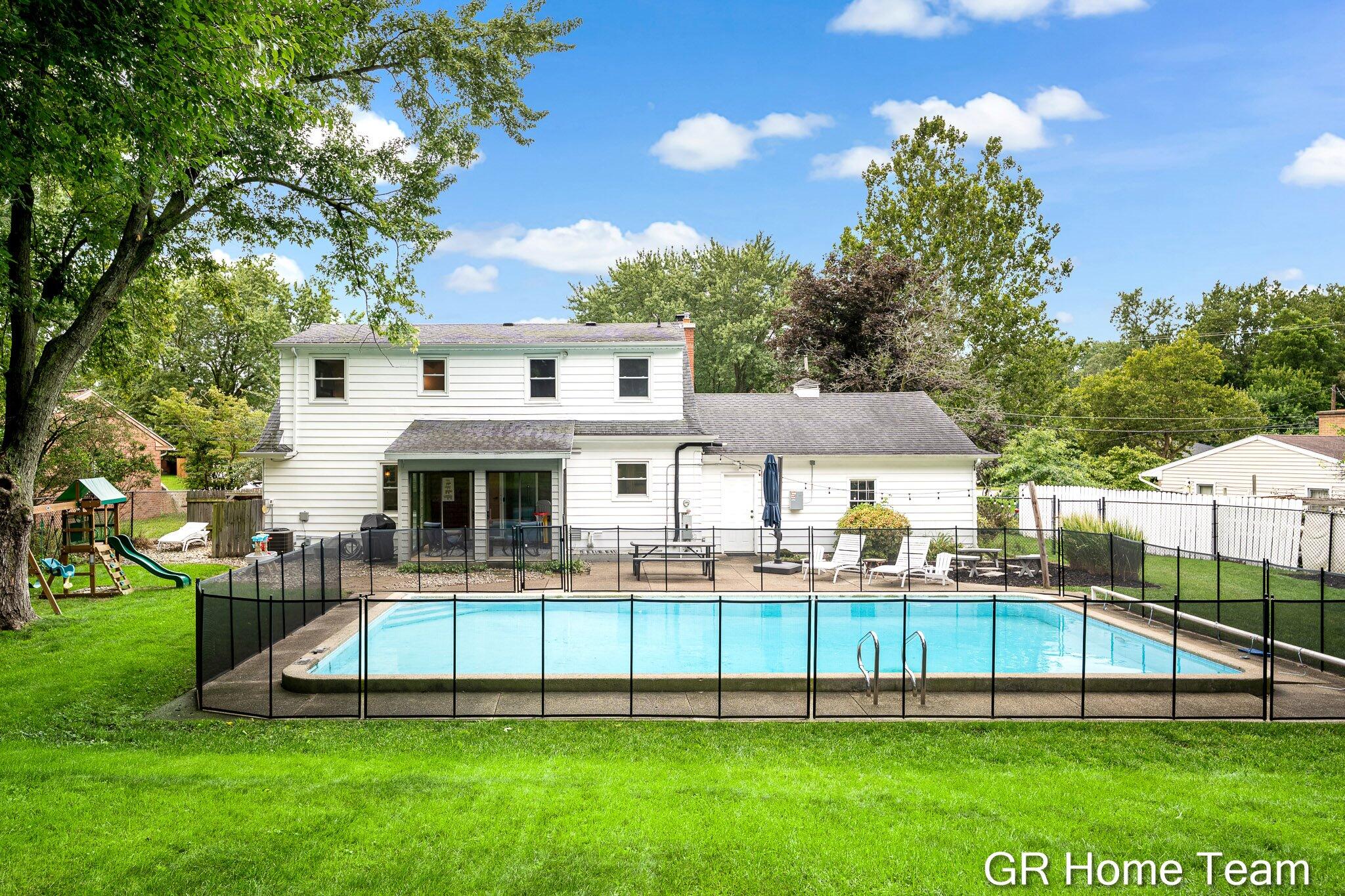 1619 Millbrook Street SE Grand Rapids MI 49508