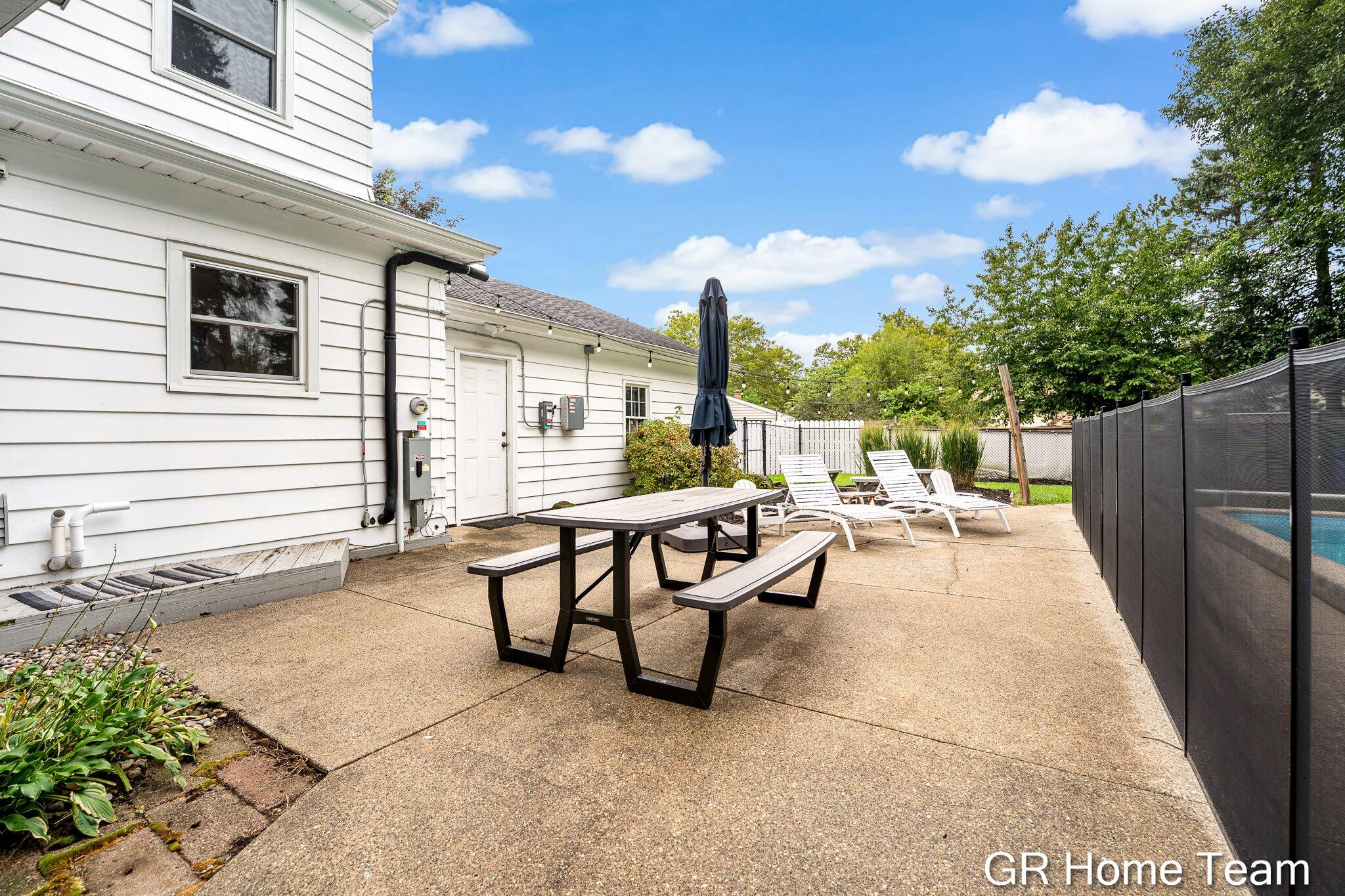 1619 Millbrook Street SE Grand Rapids MI 49508