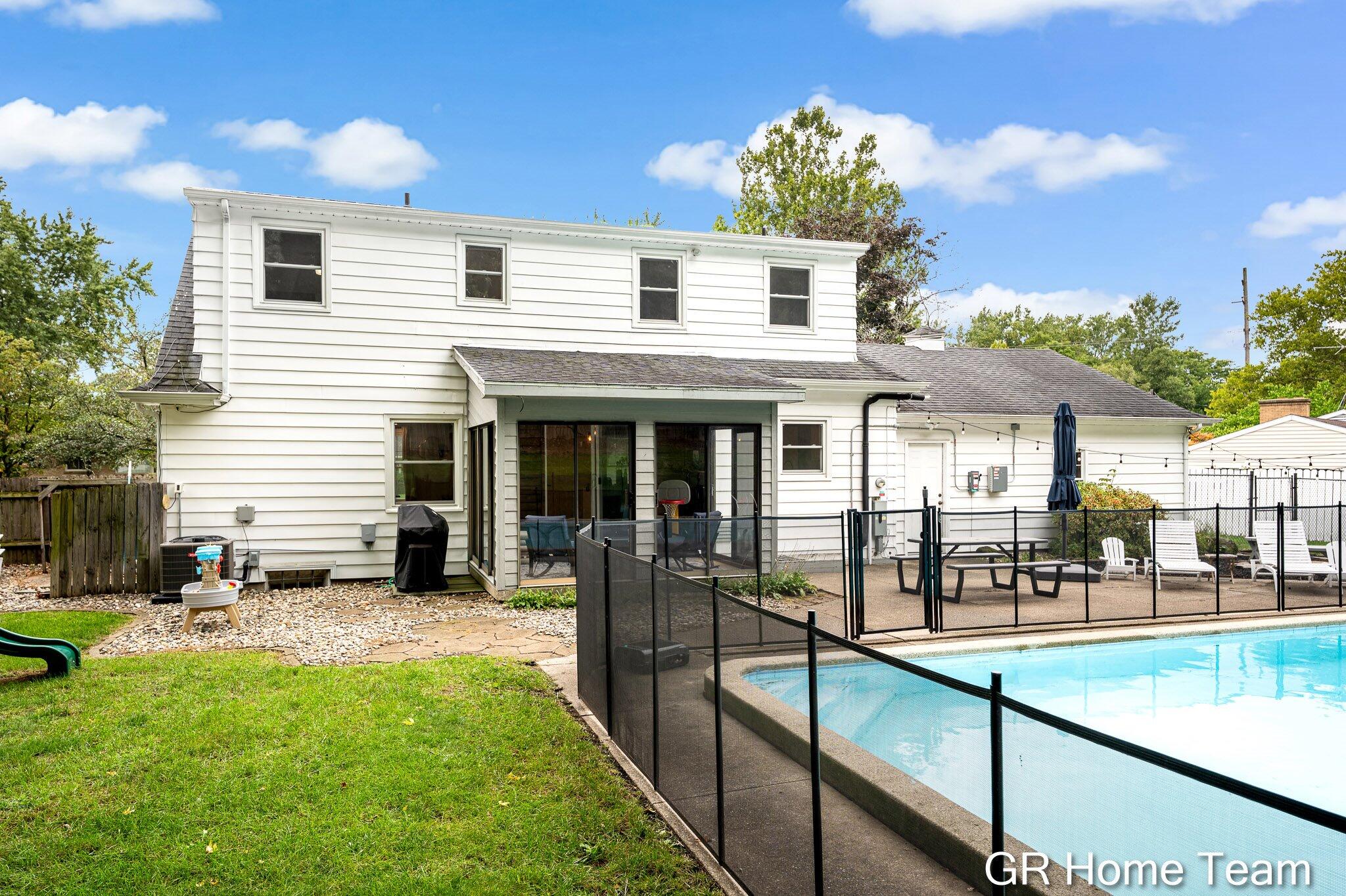 1619 Millbrook Street SE Grand Rapids MI 49508