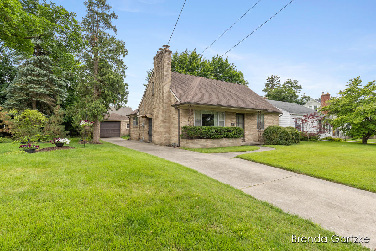 1012 Northlawn Street NE Grand Rapids MI 49505