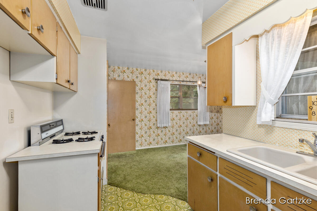 1012 Northlawn Street NE Grand Rapids MI 49505