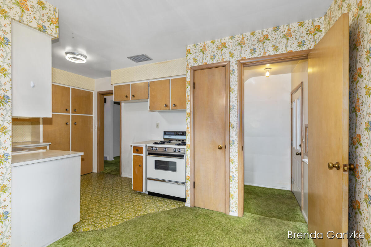 1012 Northlawn Street NE Grand Rapids MI 49505