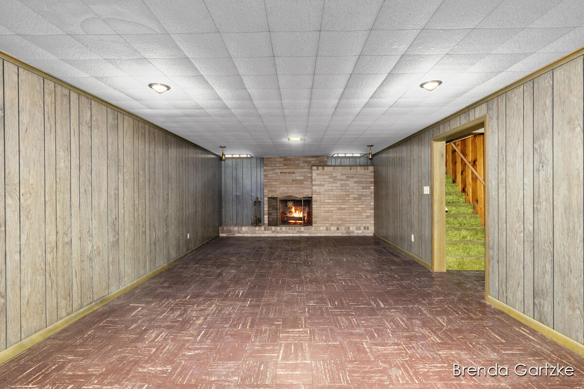 1012 Northlawn Street NE Grand Rapids MI 49505