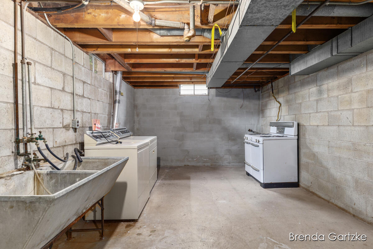 1012 Northlawn Street NE Grand Rapids MI 49505