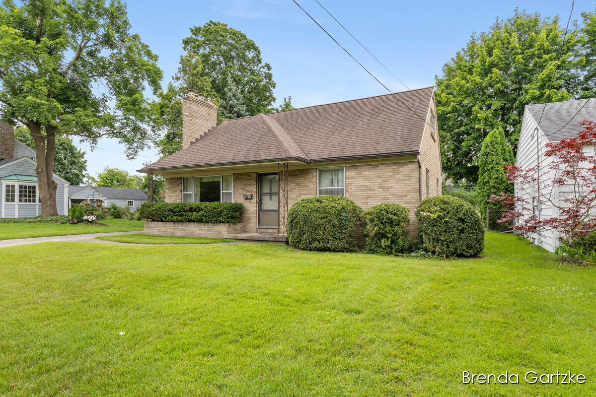 1012 Northlawn Street NE Grand Rapids MI 49505