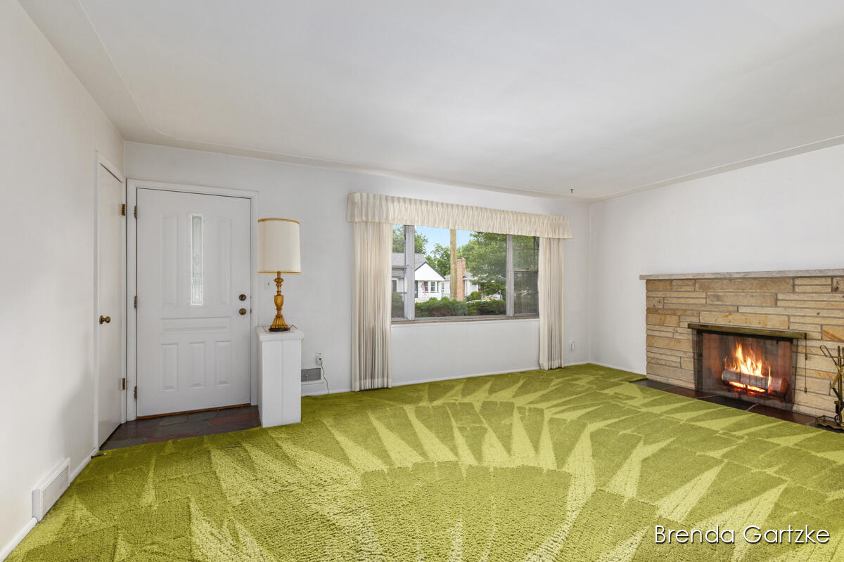 1012 Northlawn Street NE Grand Rapids MI 49505