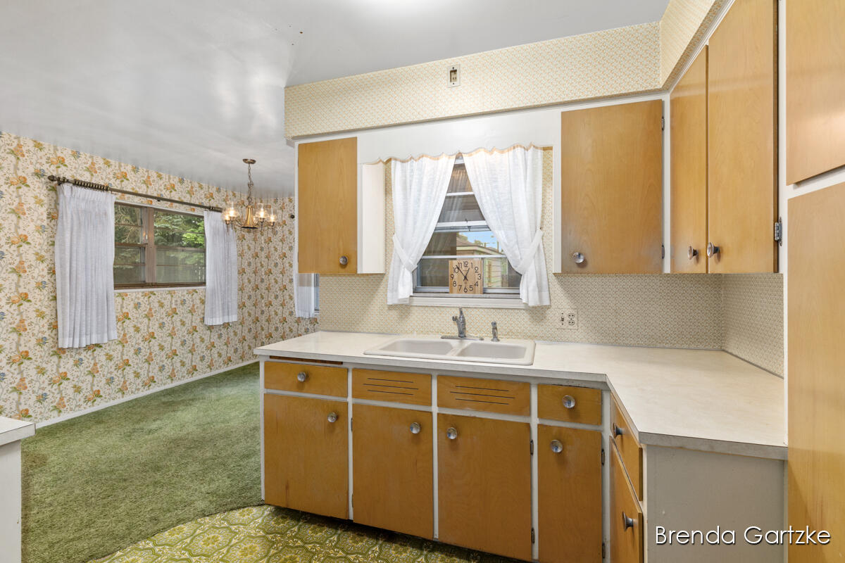 1012 Northlawn Street NE Grand Rapids MI 49505