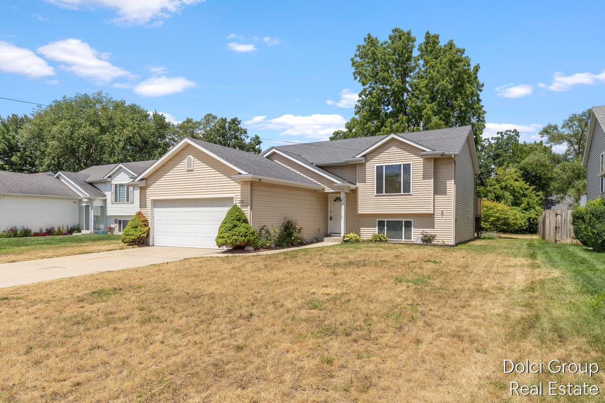 303 Regent Street SE Grand Rapids MI 49548