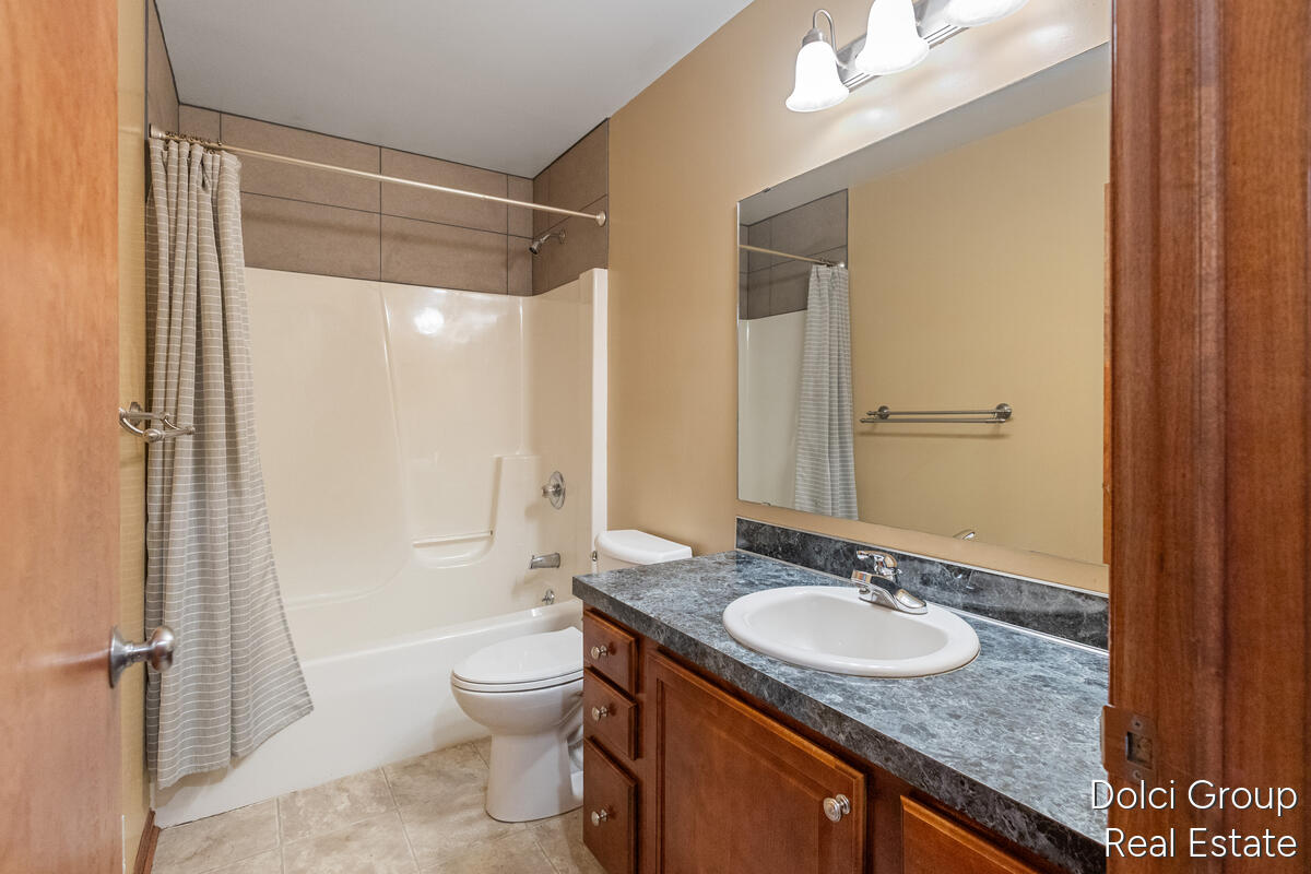 303 Regent Street SE Grand Rapids MI 49548
