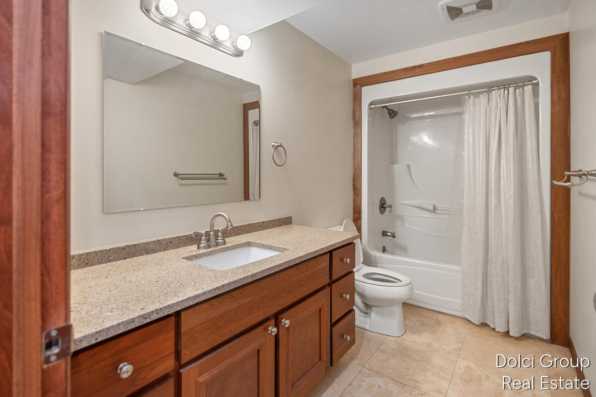 303 Regent Street SE Grand Rapids MI 49548