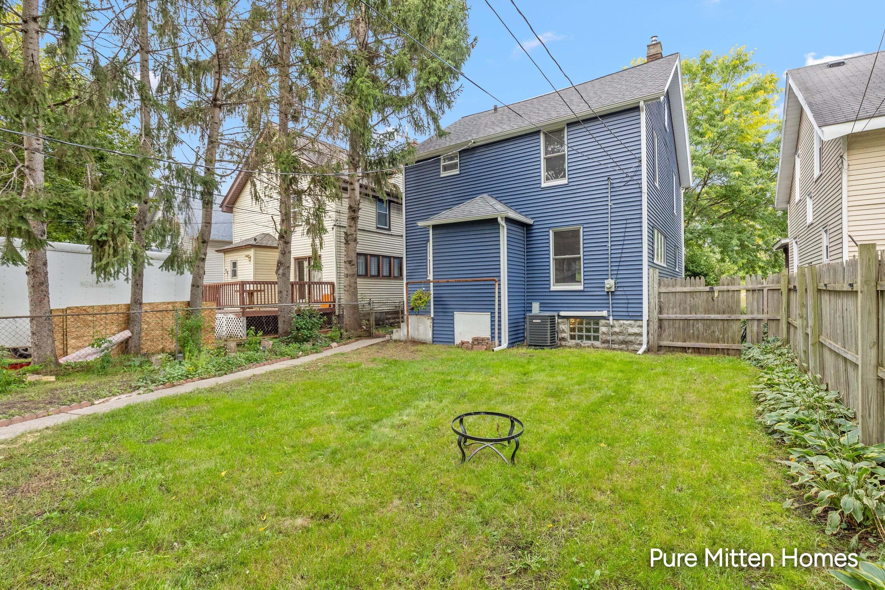 1543 Turner Avenue Grand Rapids MI 49504