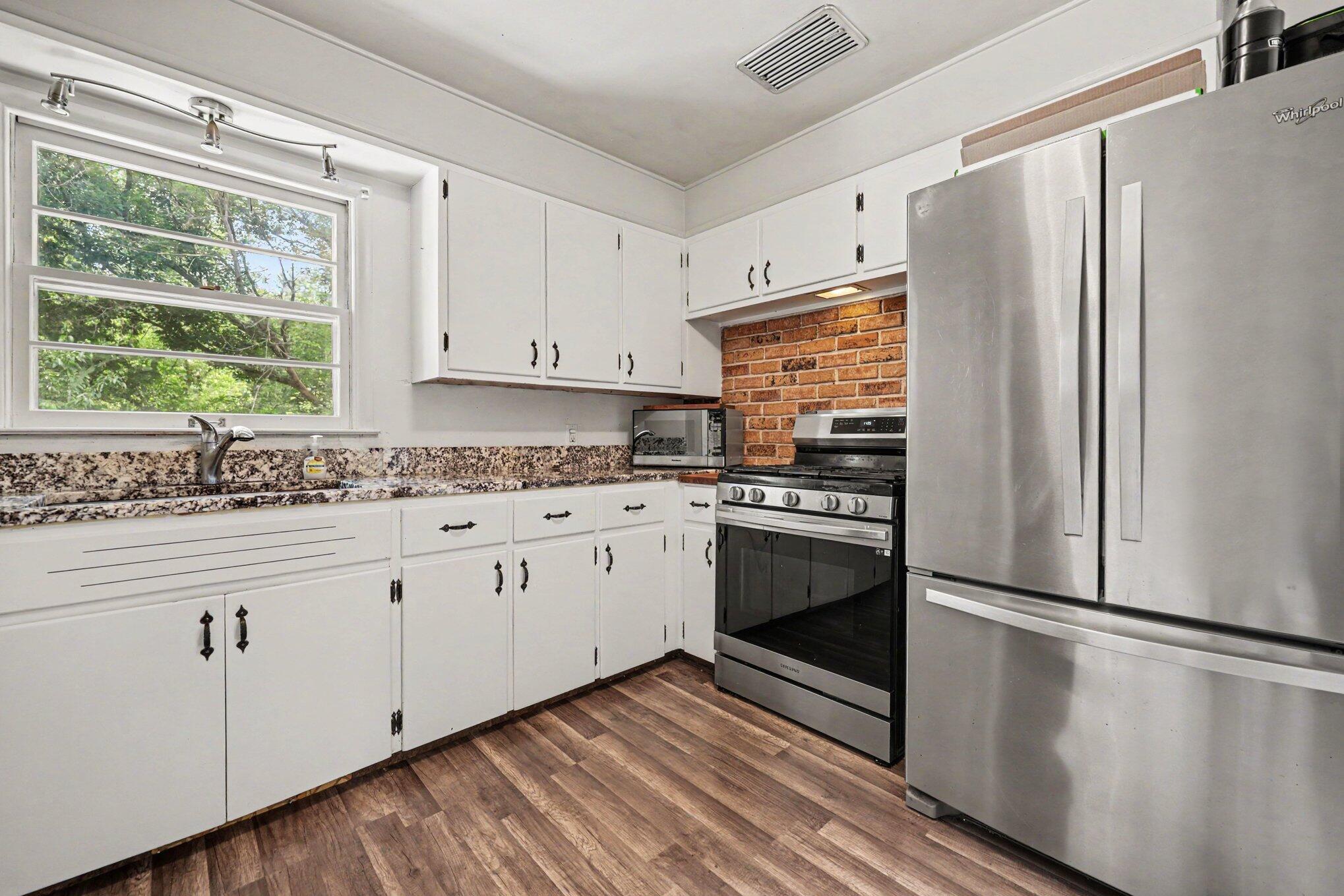 721 Parkway Drive NE Grand Rapids MI 49525