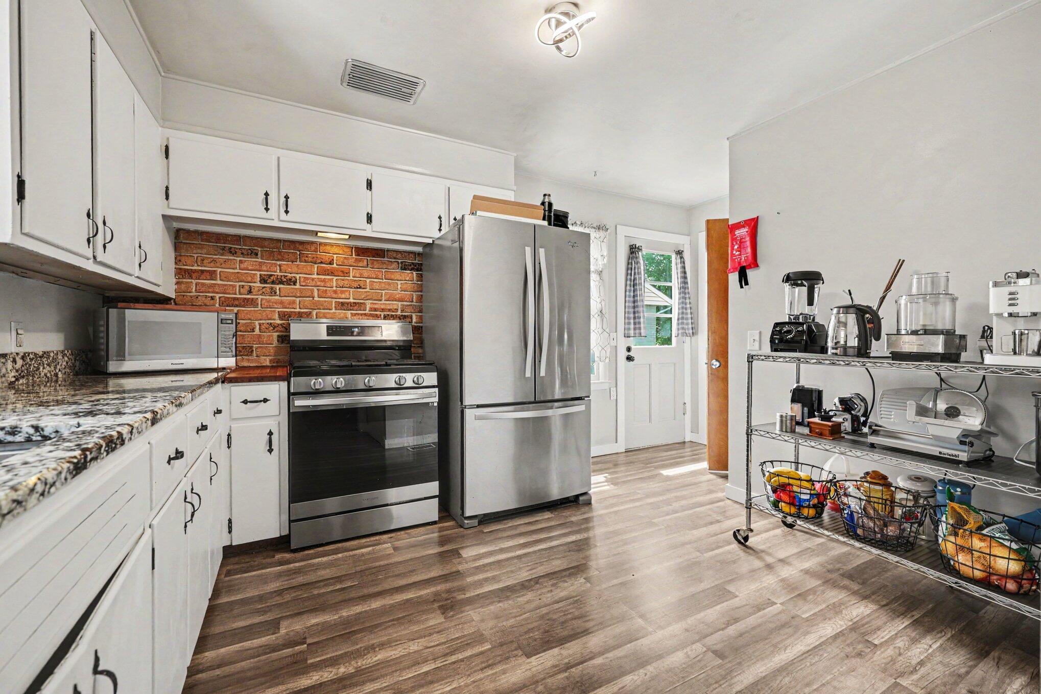 721 Parkway Drive NE Grand Rapids MI 49525
