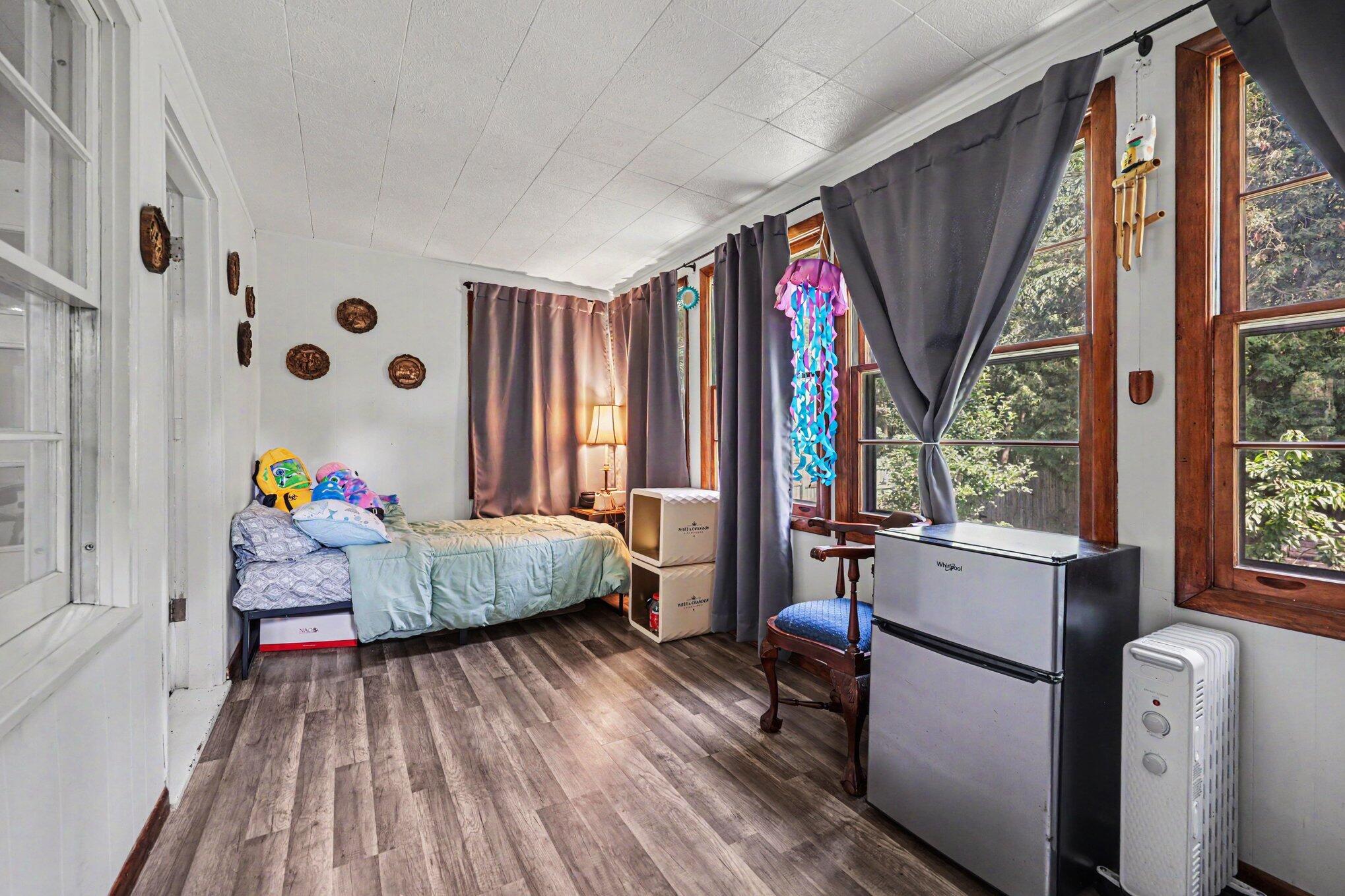 721 Parkway Drive NE Grand Rapids MI 49525