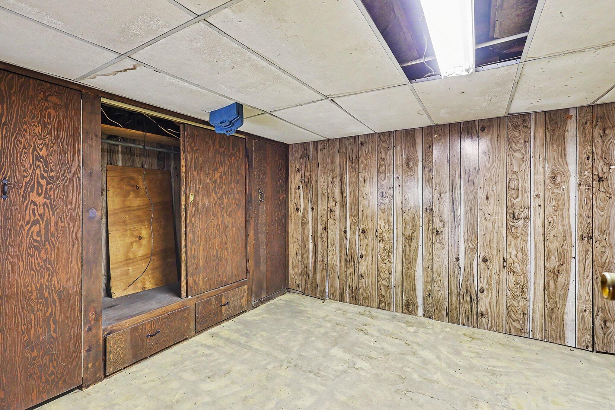 1972 S Maple Island Road Muskegon MI 49442