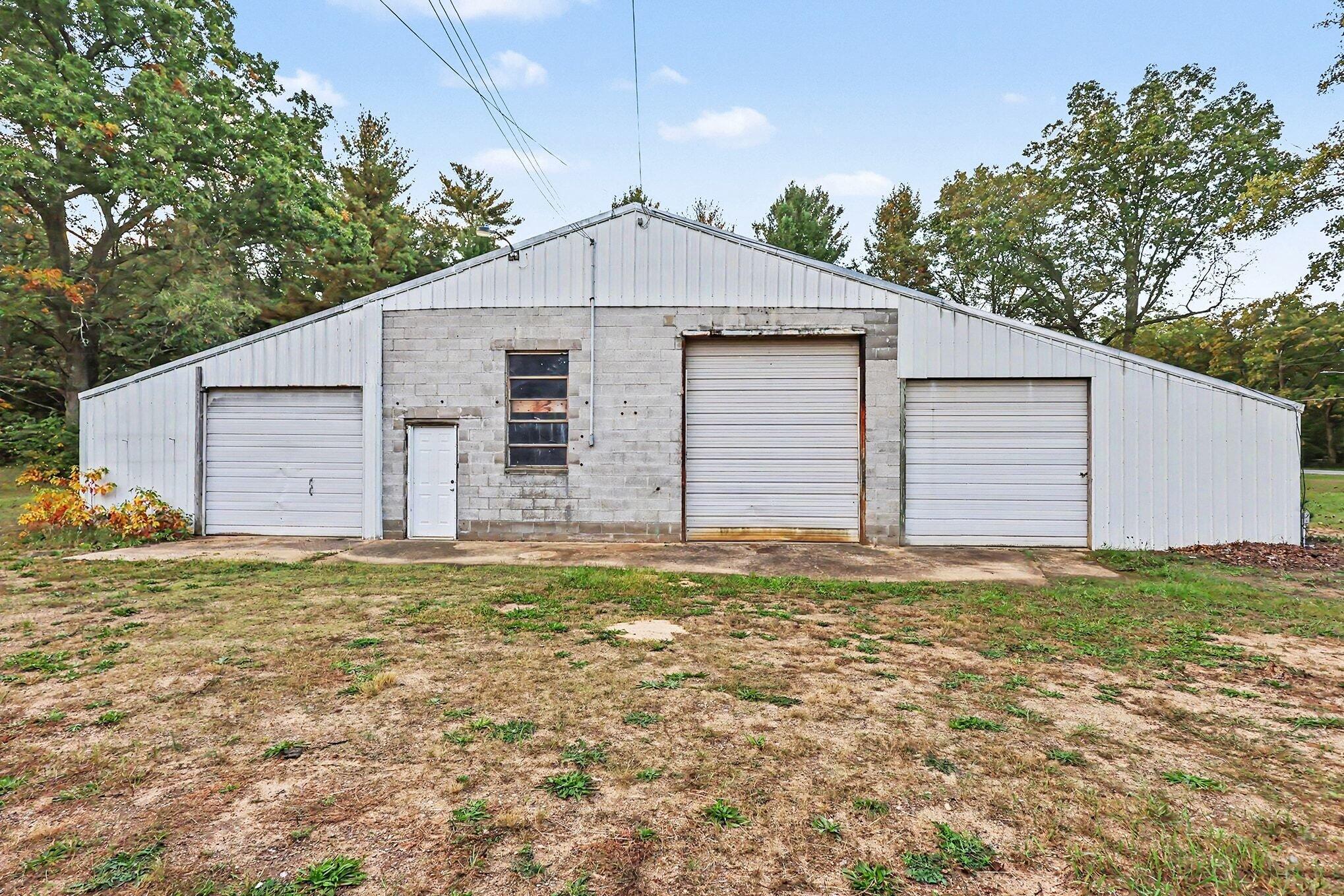 1972 S Maple Island Road Muskegon MI 49442