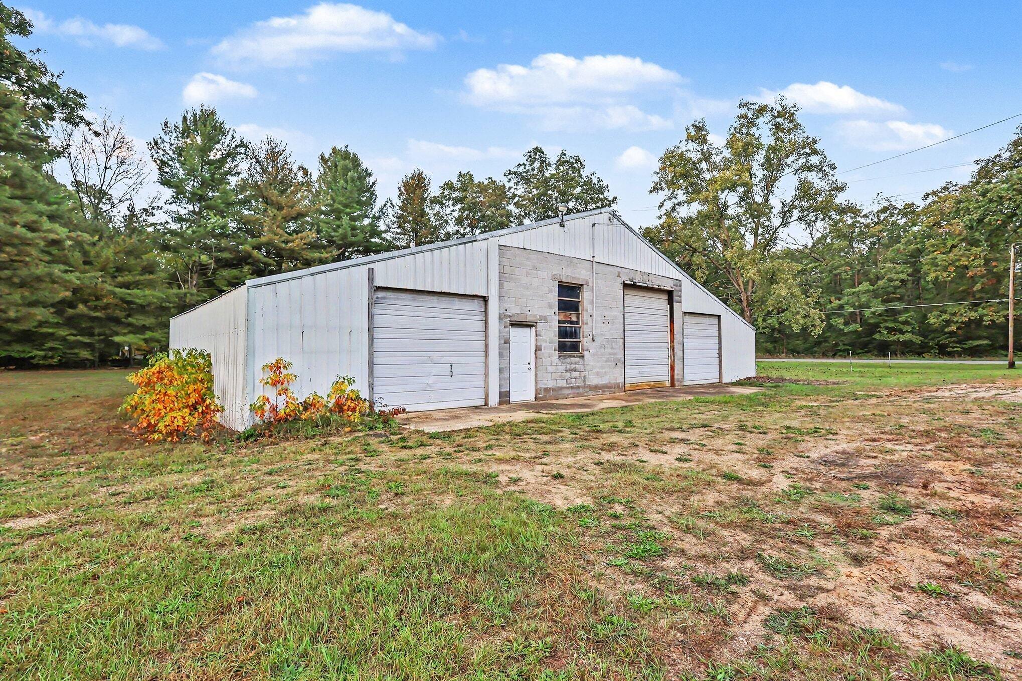 1972 S Maple Island Road Muskegon MI 49442