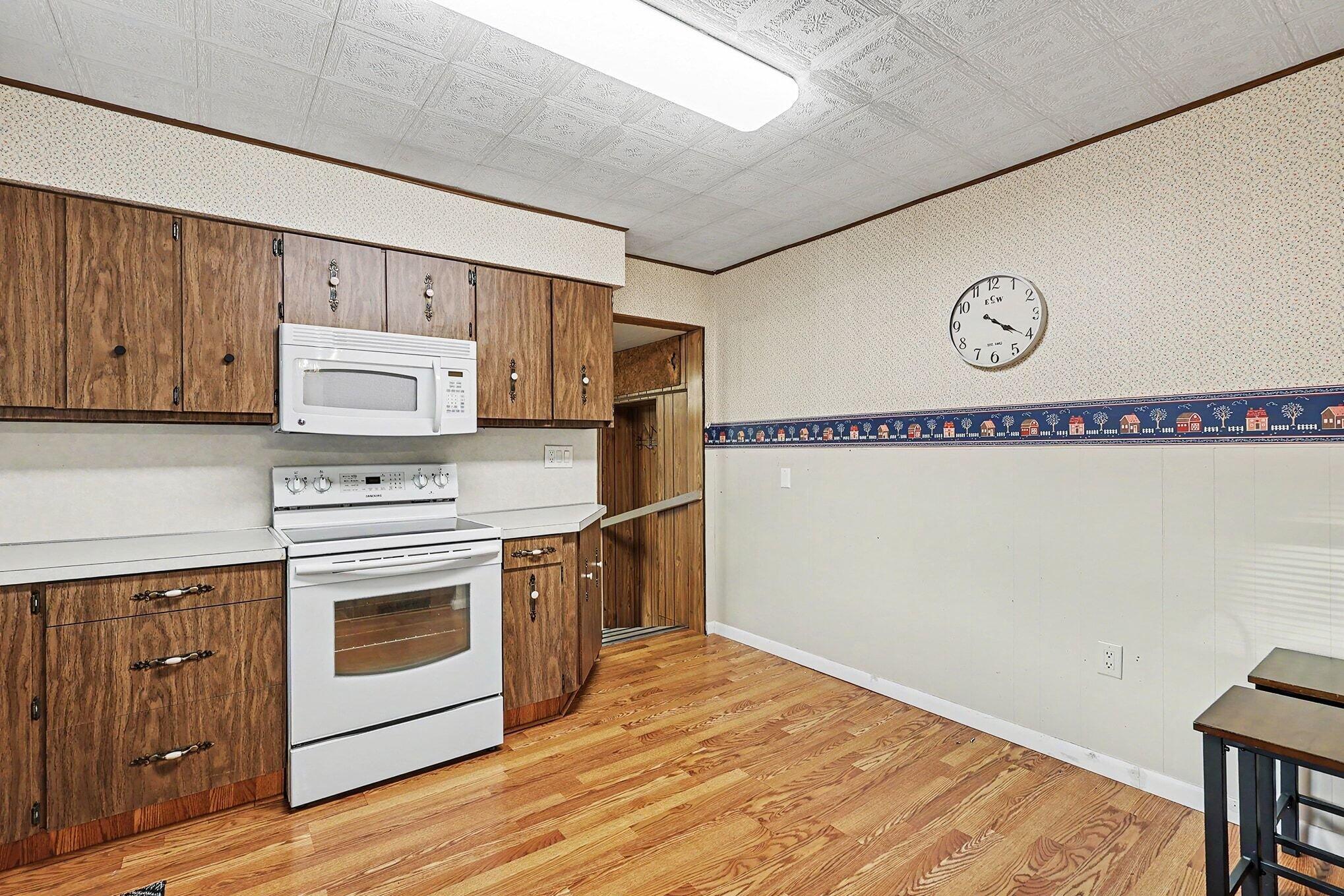 1972 S Maple Island Road Muskegon MI 49442
