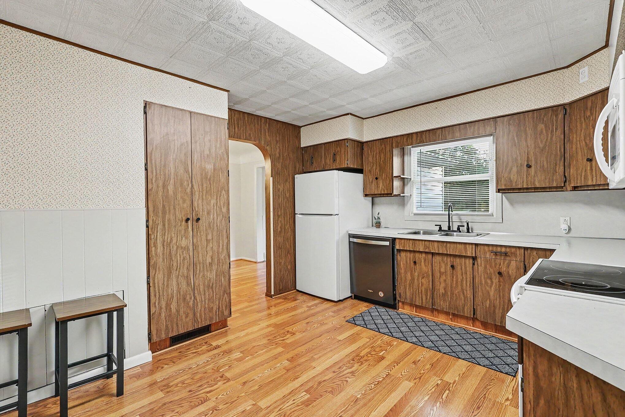1972 S Maple Island Road Muskegon MI 49442