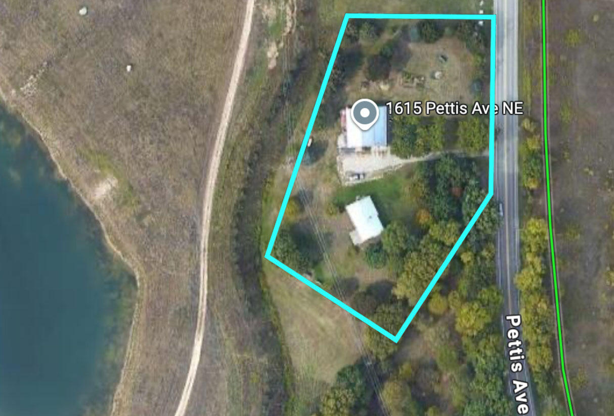 1615 Pettis Avenue NE Ada MI 49301